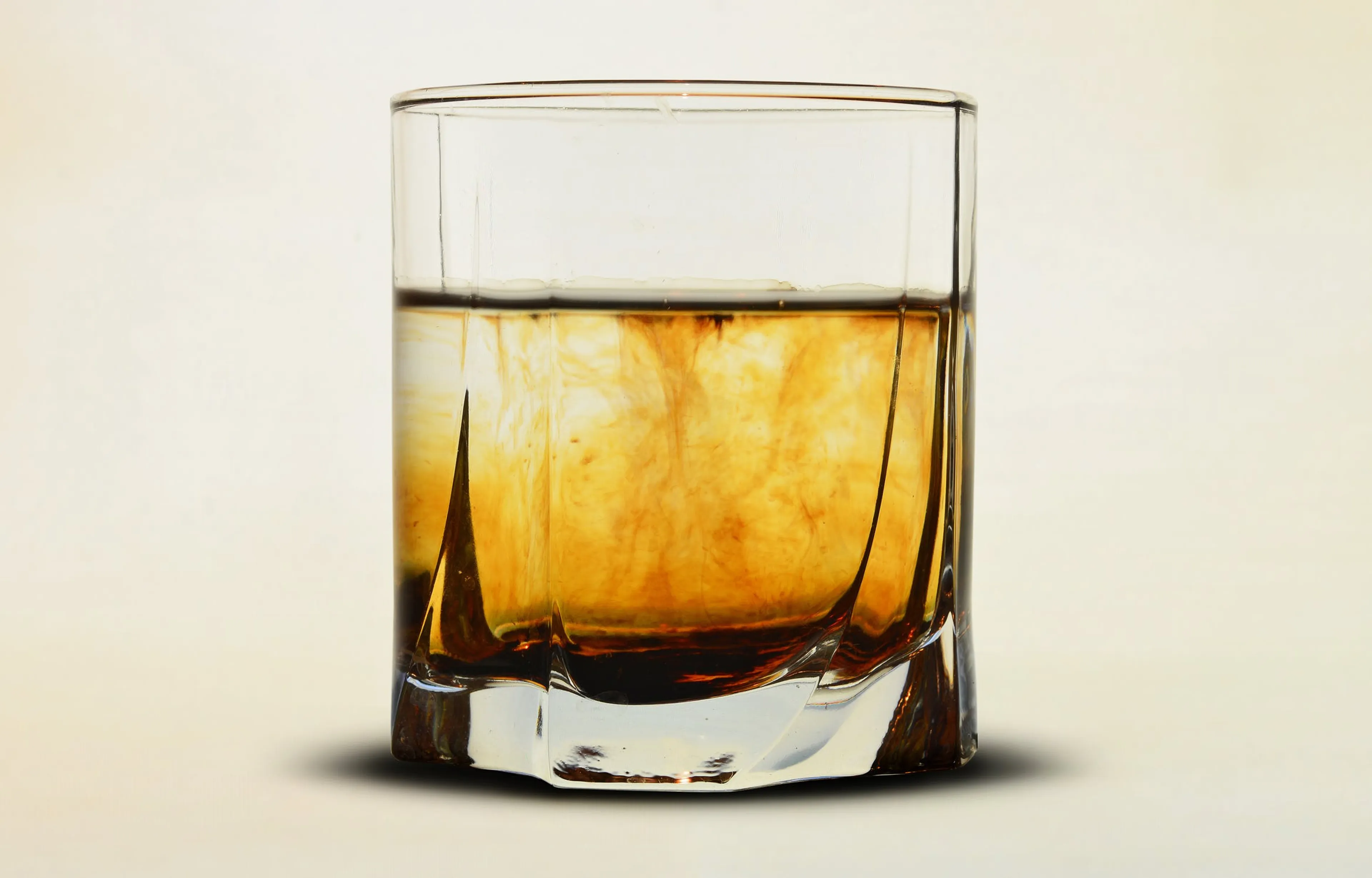 Duurste whisky's ter wereld onder de hamer: 'Ik ga als een gek lopen bieden!'