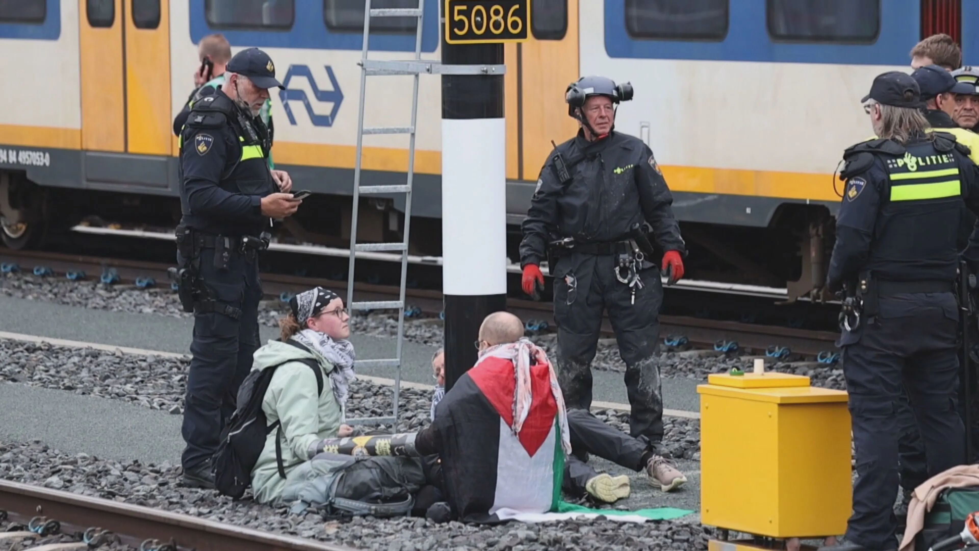 Actiegroep XR dreigt Utrecht Centraal stil te leggen: 'Levensgevaarlijk' 