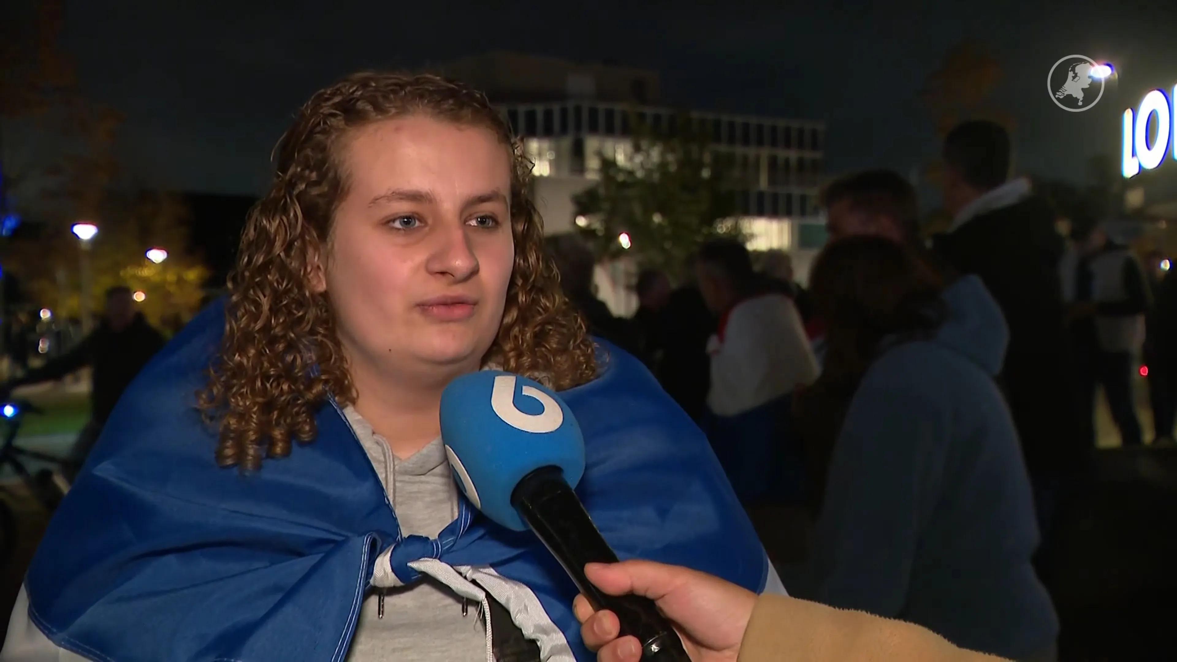 Demonstranten trekken woonwijk Uithoorn in na bijeenkomst azc
