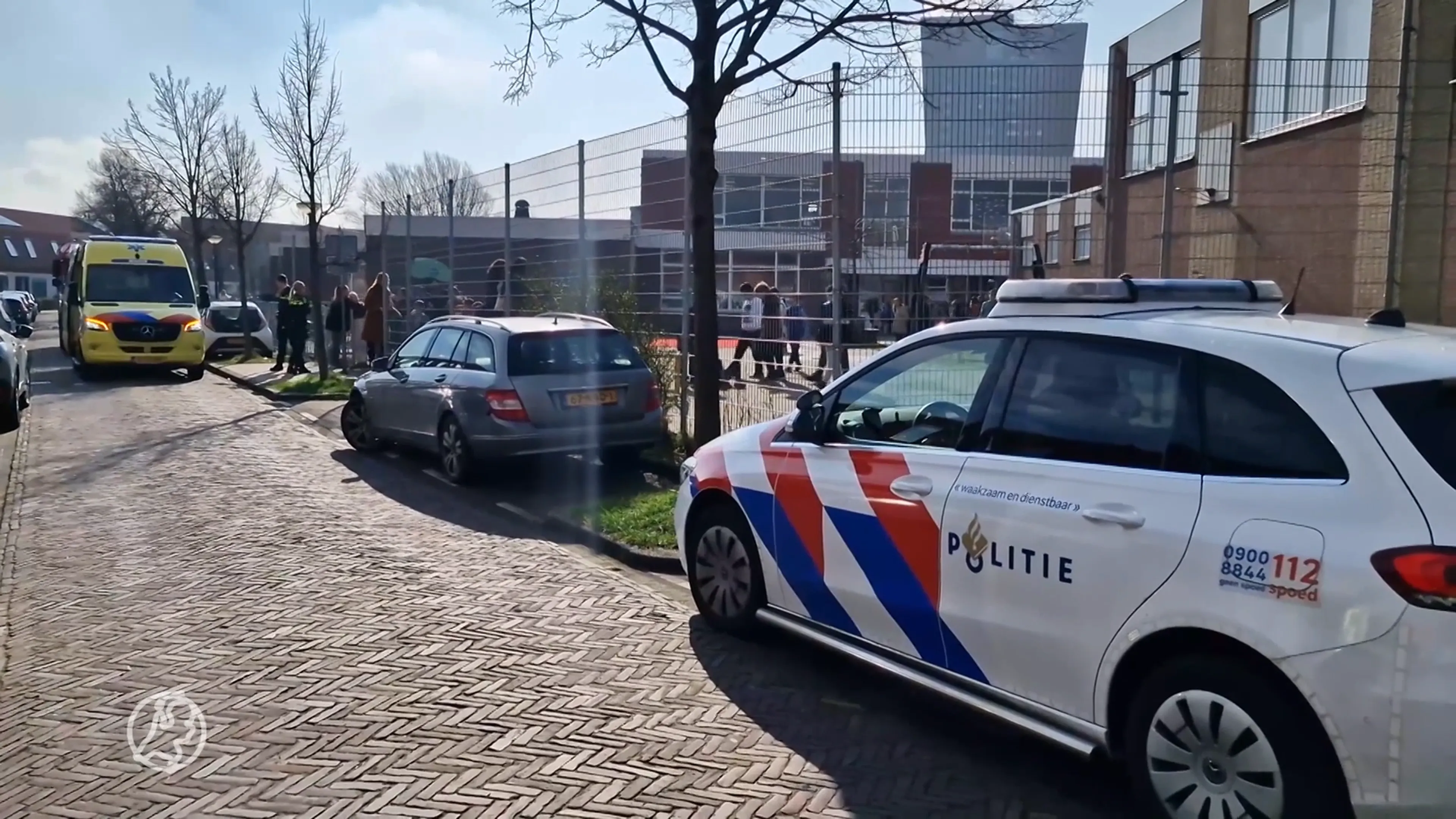 Vreemde geur in laptoplokaal leidt tot ontruiming basisschool Zaandam