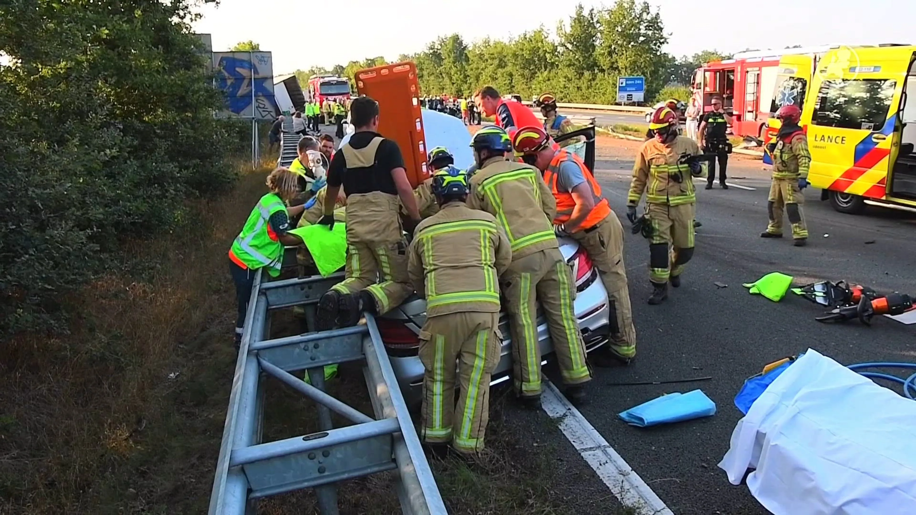 Ernstig ongeluk met vrachtwagen op A2 bij Valkenswaard