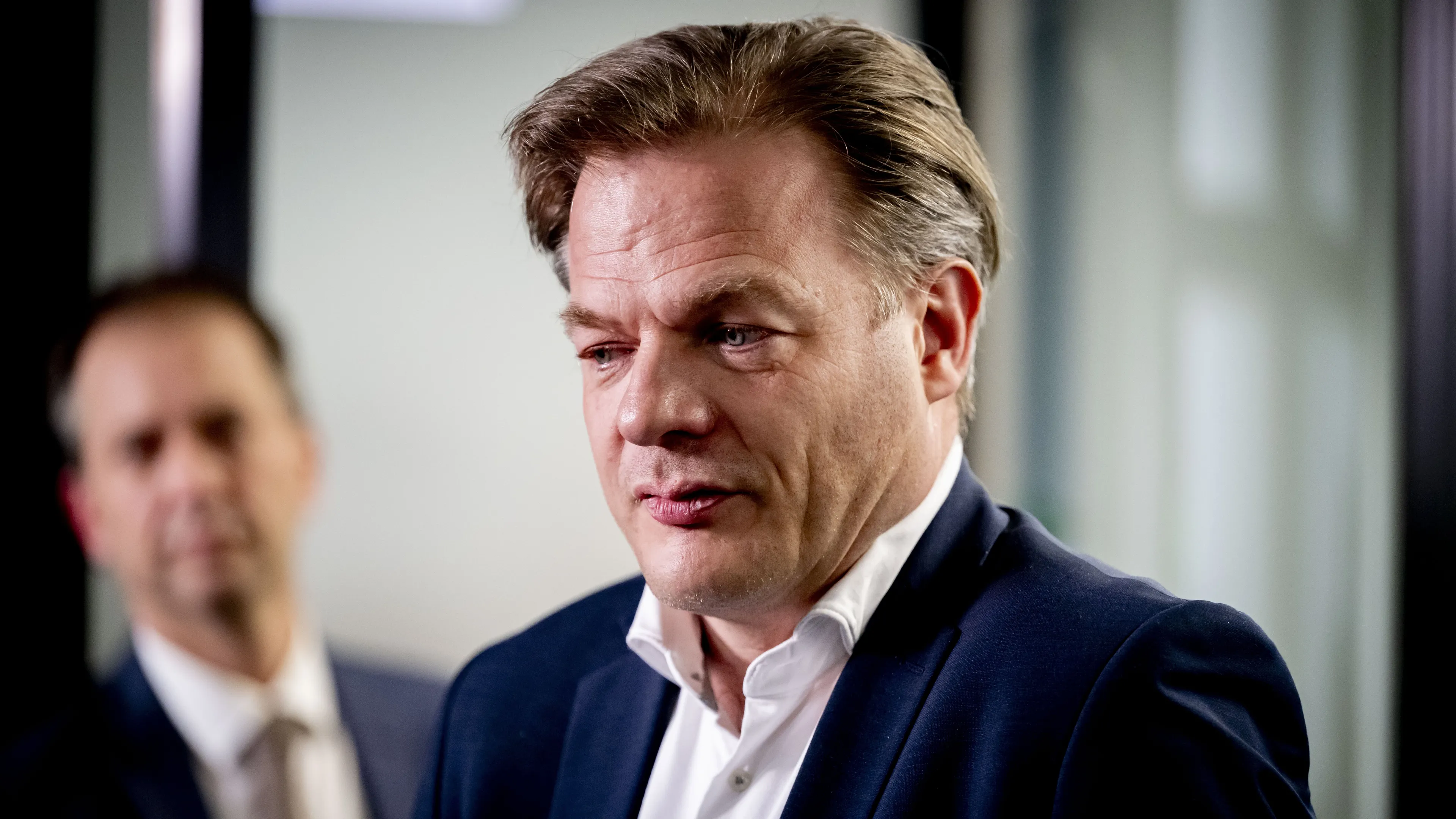 Omtzigt heeft moment nodig tijdens stroef WNL-interview: 'Kunnen we even stoppen?'