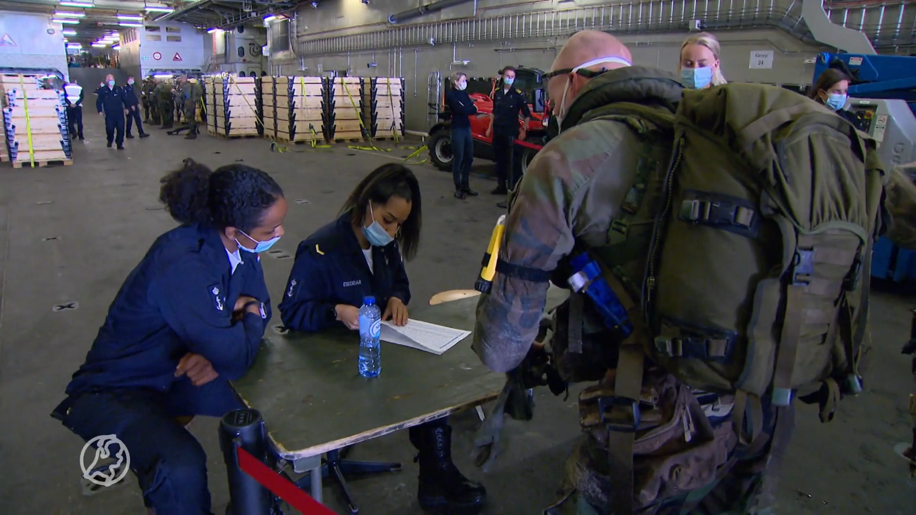Defensie wil meer vrouwen, onderwijs wil meer mannen
