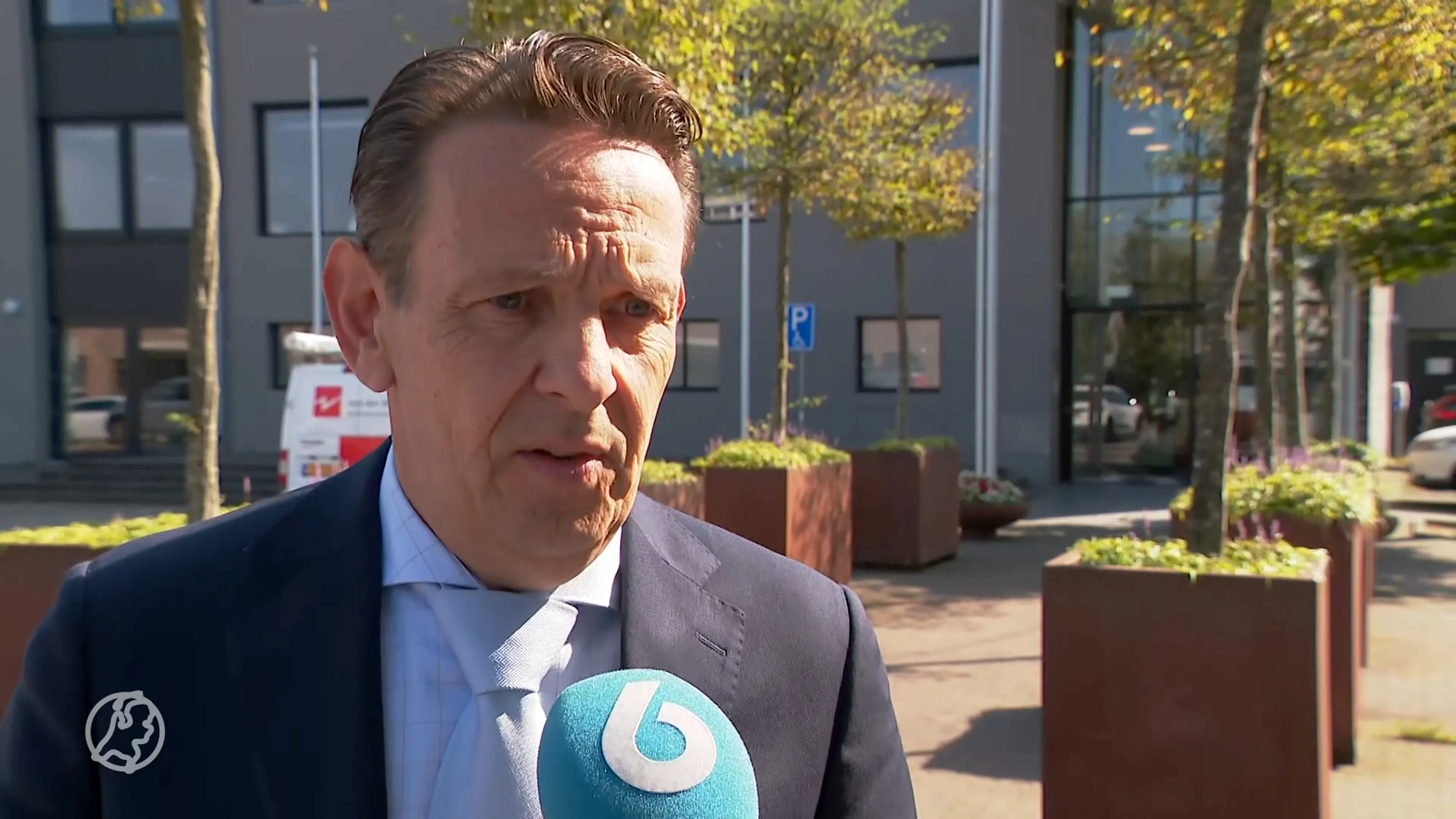 Burgemeester luidt noodklok om overlast azc Budel: 'We zijn het echt zat'