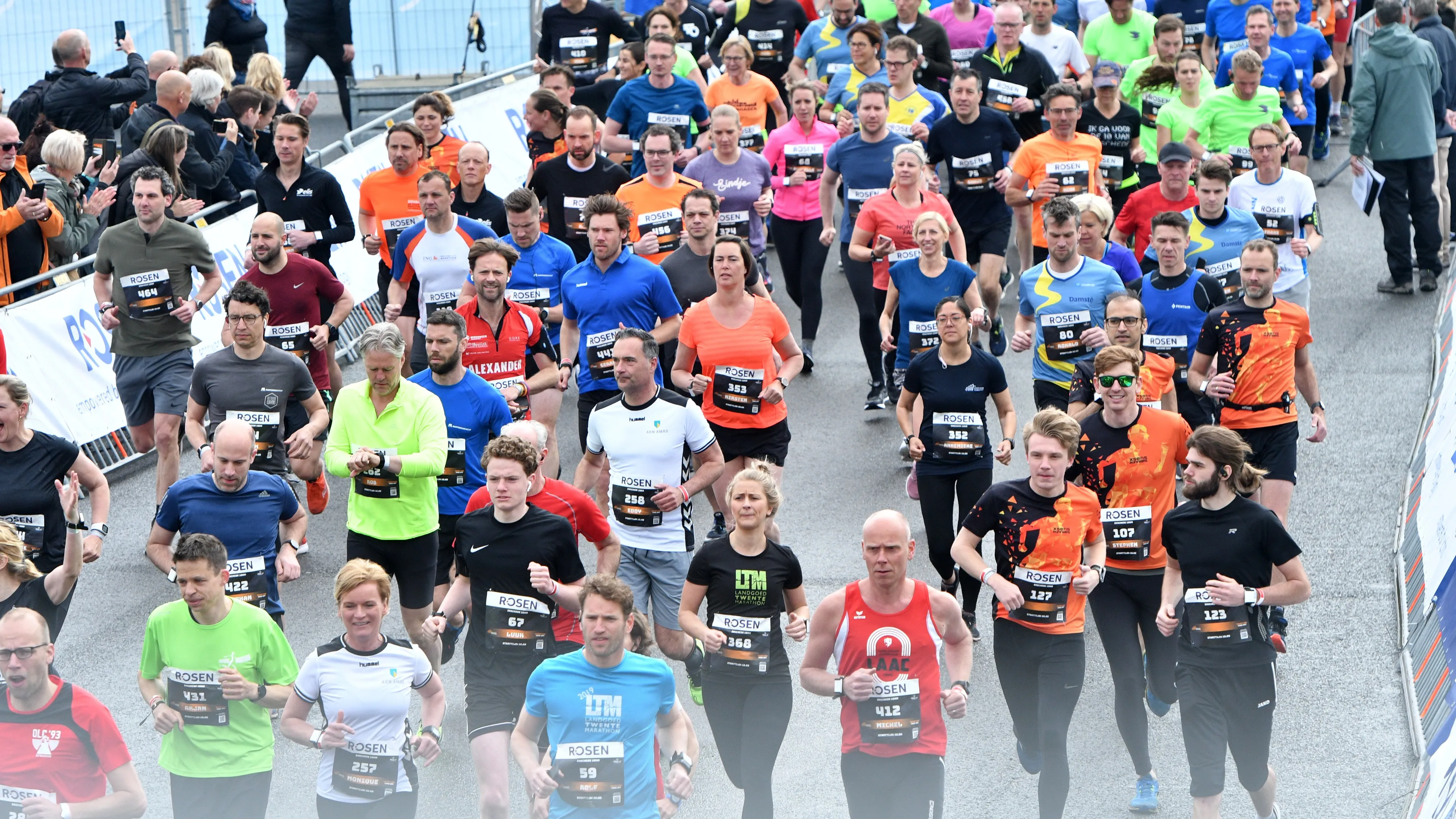 'Hardloper (25) overleden na hitteberoerte bij Enschede Marathon'