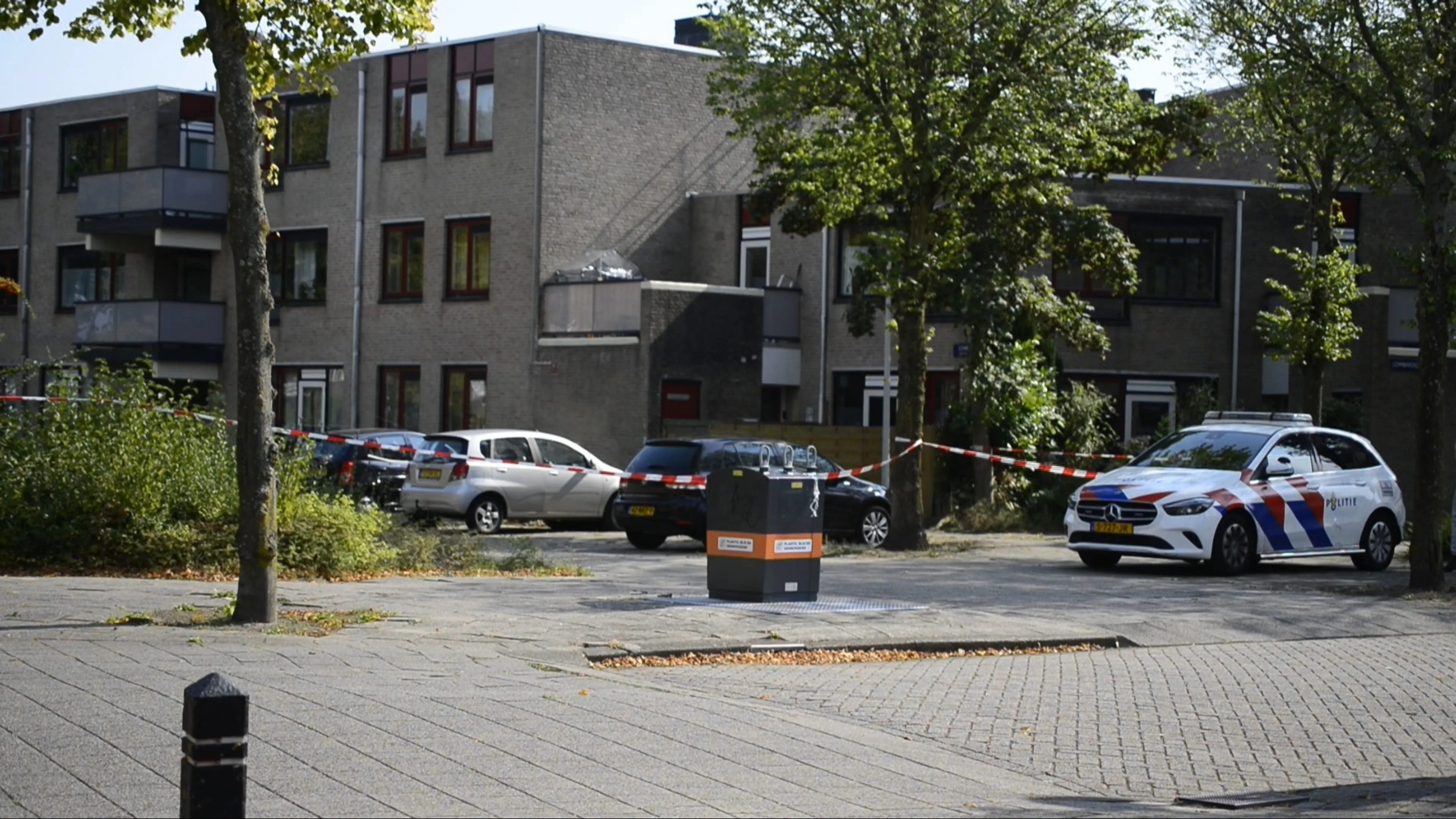 Politie ontruimt woningen in Alkmaar na vondst vuurwerk bij man met vuurwapen