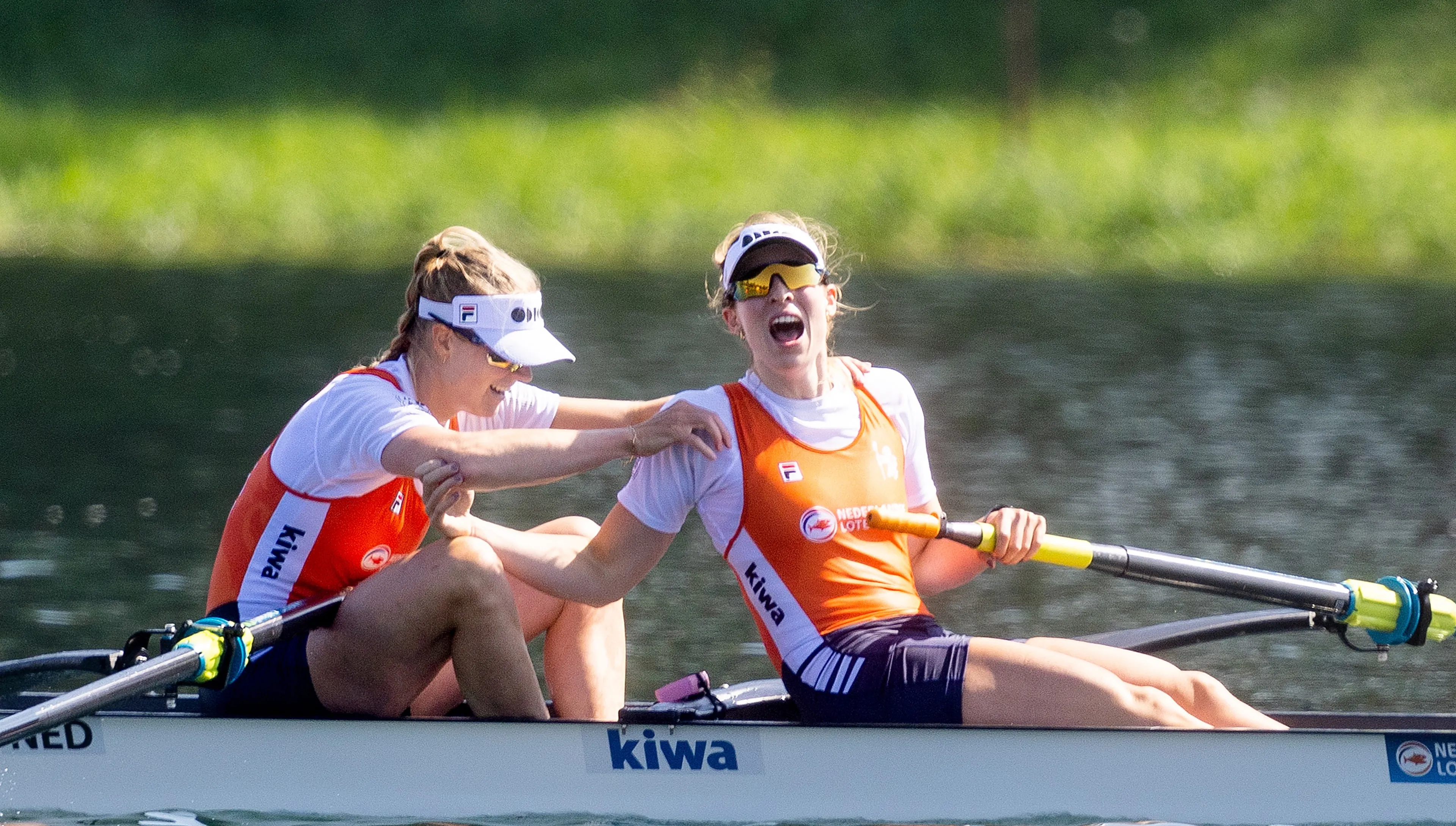 Goud voor roeisters Clevering en Meester, wereldkampioen in tweezonder