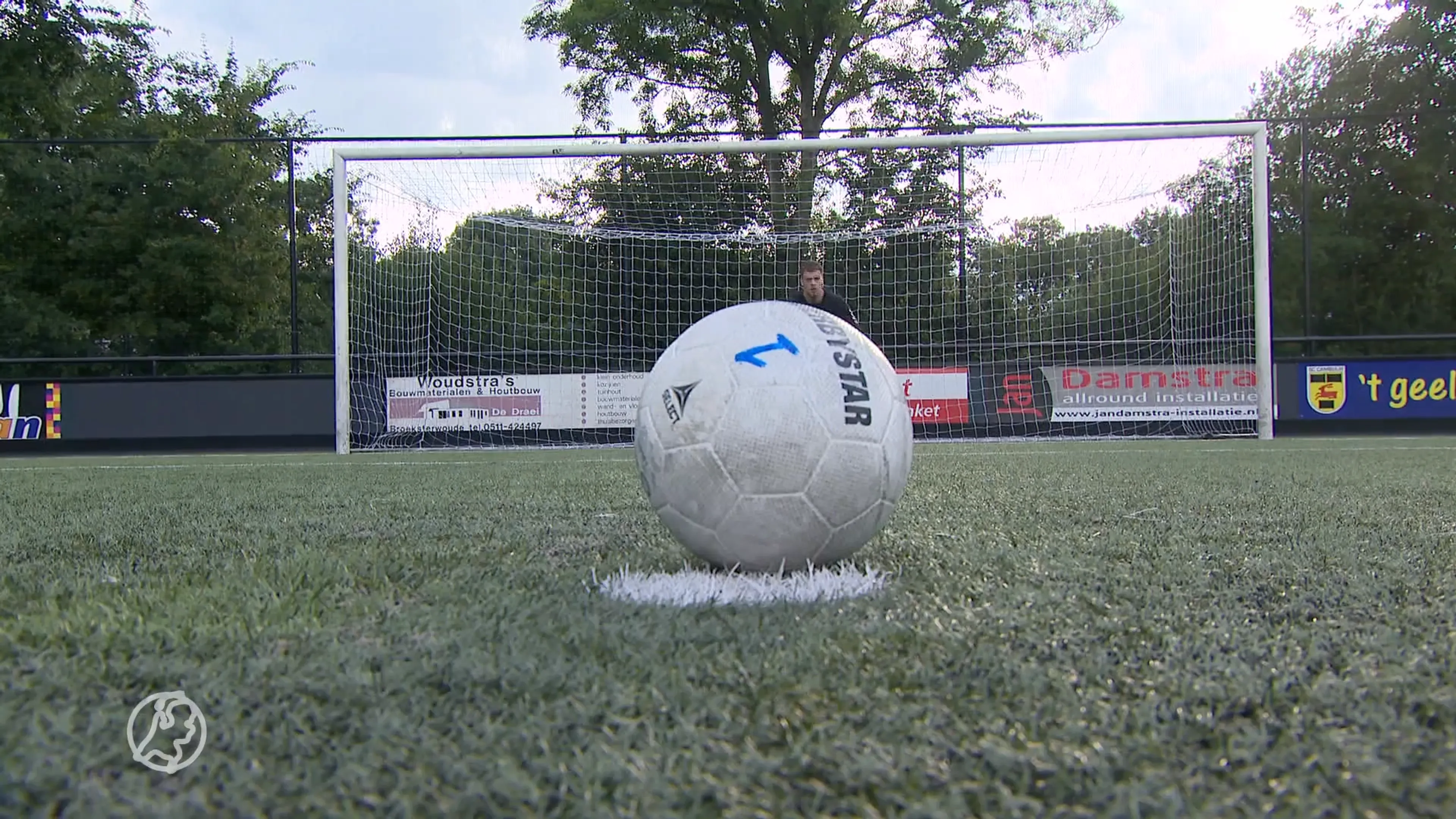 Friese clubs leggen vanavond opmerkelijke penaltyreeks af na blunder scheidsrechter