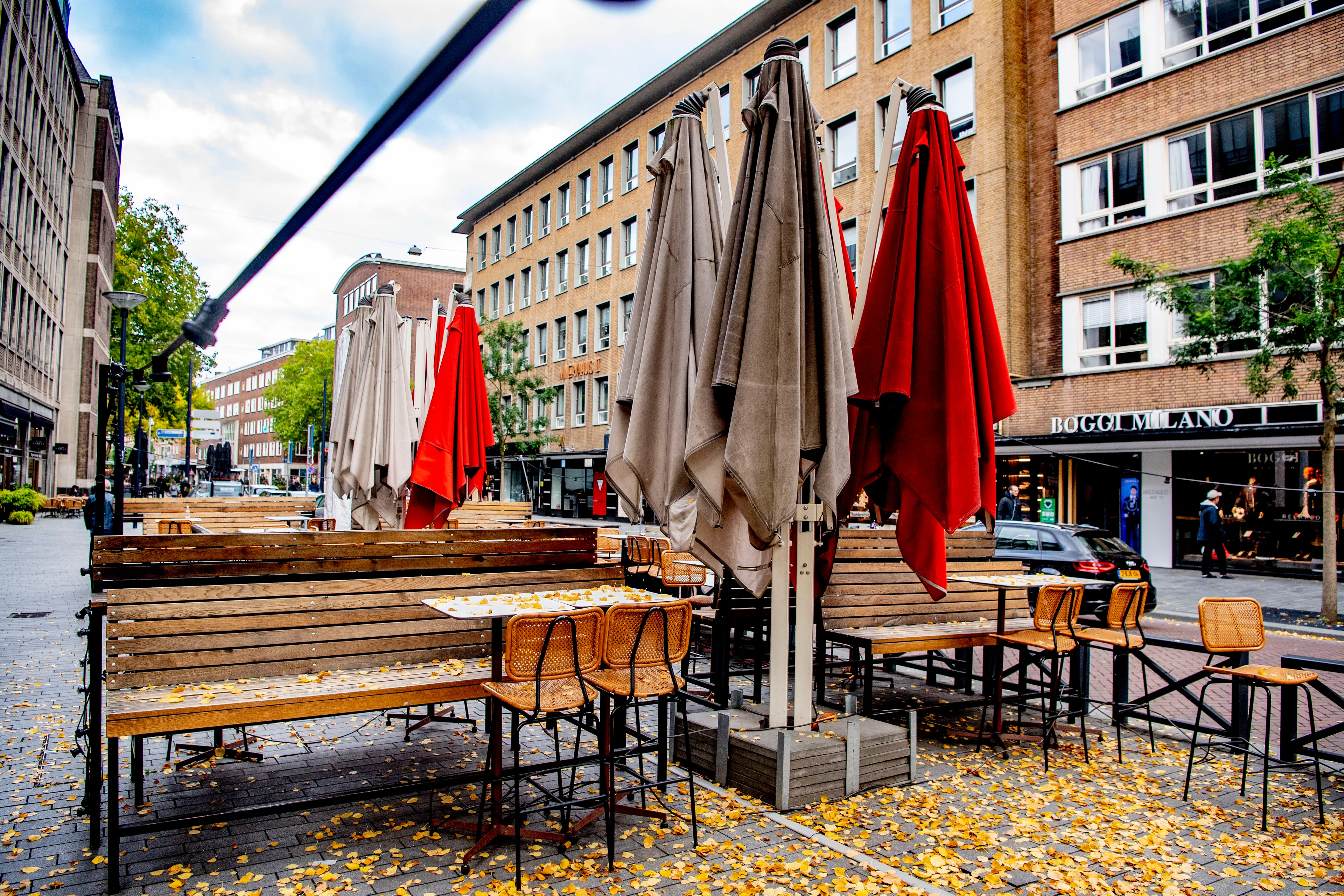 'Laat restaurants weer opengaan als ze zich aan coronamaatregelen houden'