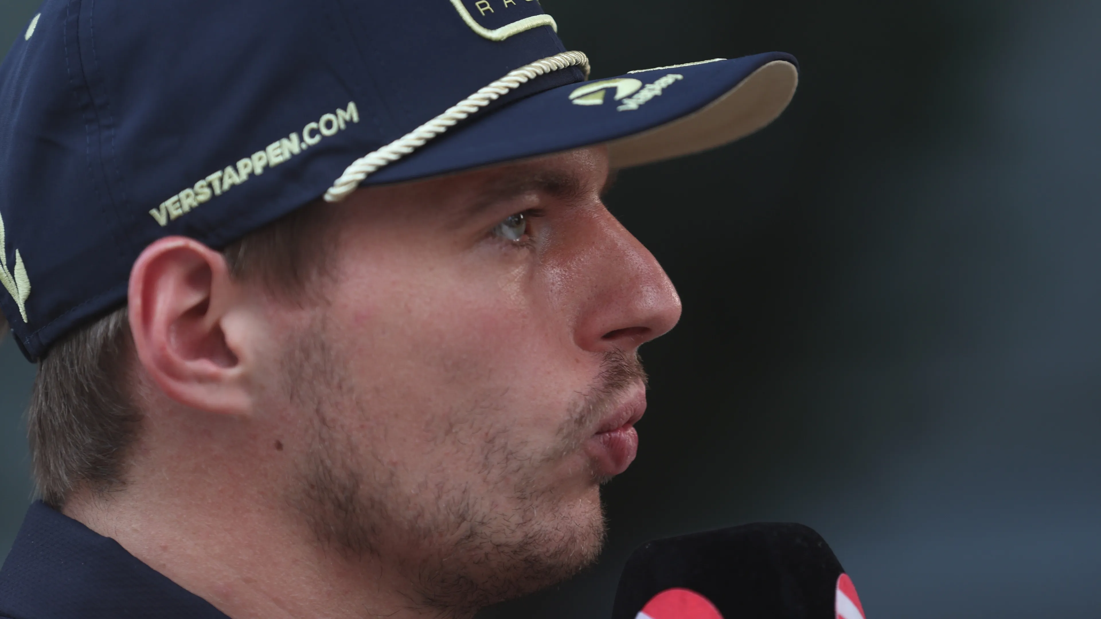 Dominante Verstappen overtuigend naar pole in Abu Dhabi