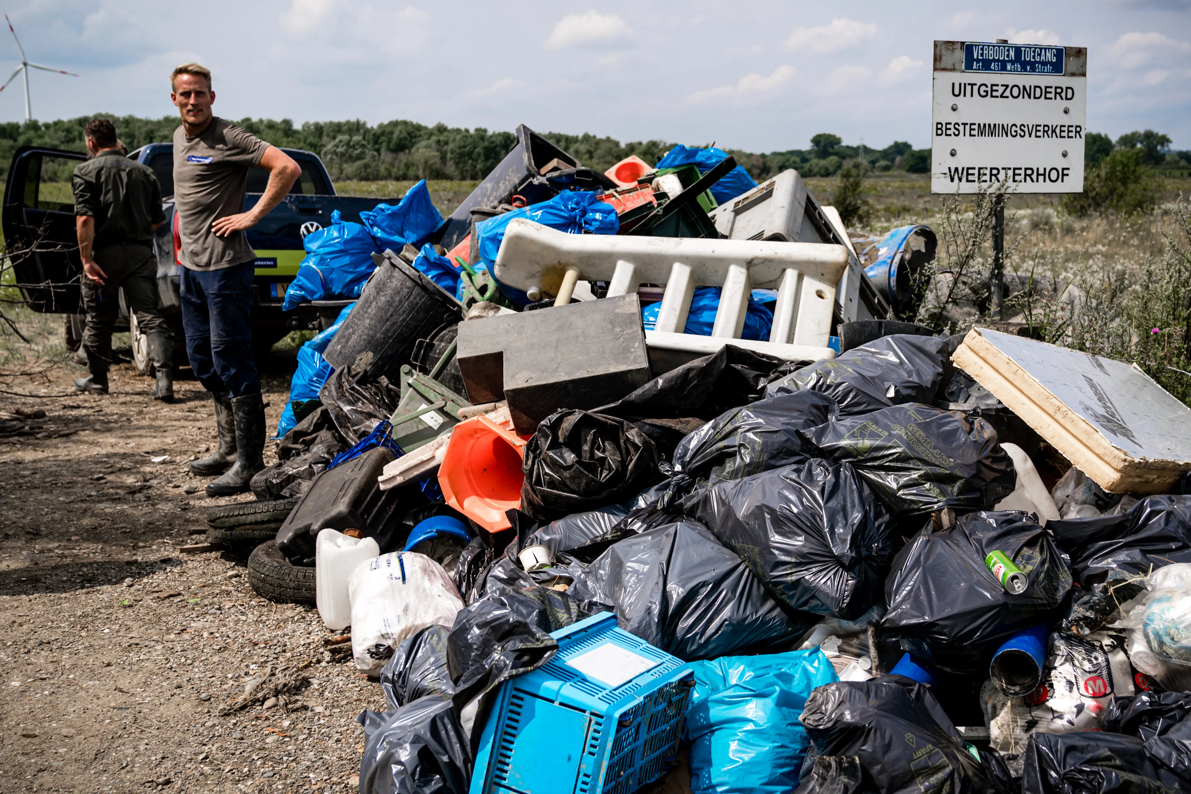 'België moet bergen afval opruimen die via de Maas ons land binnen stromen'