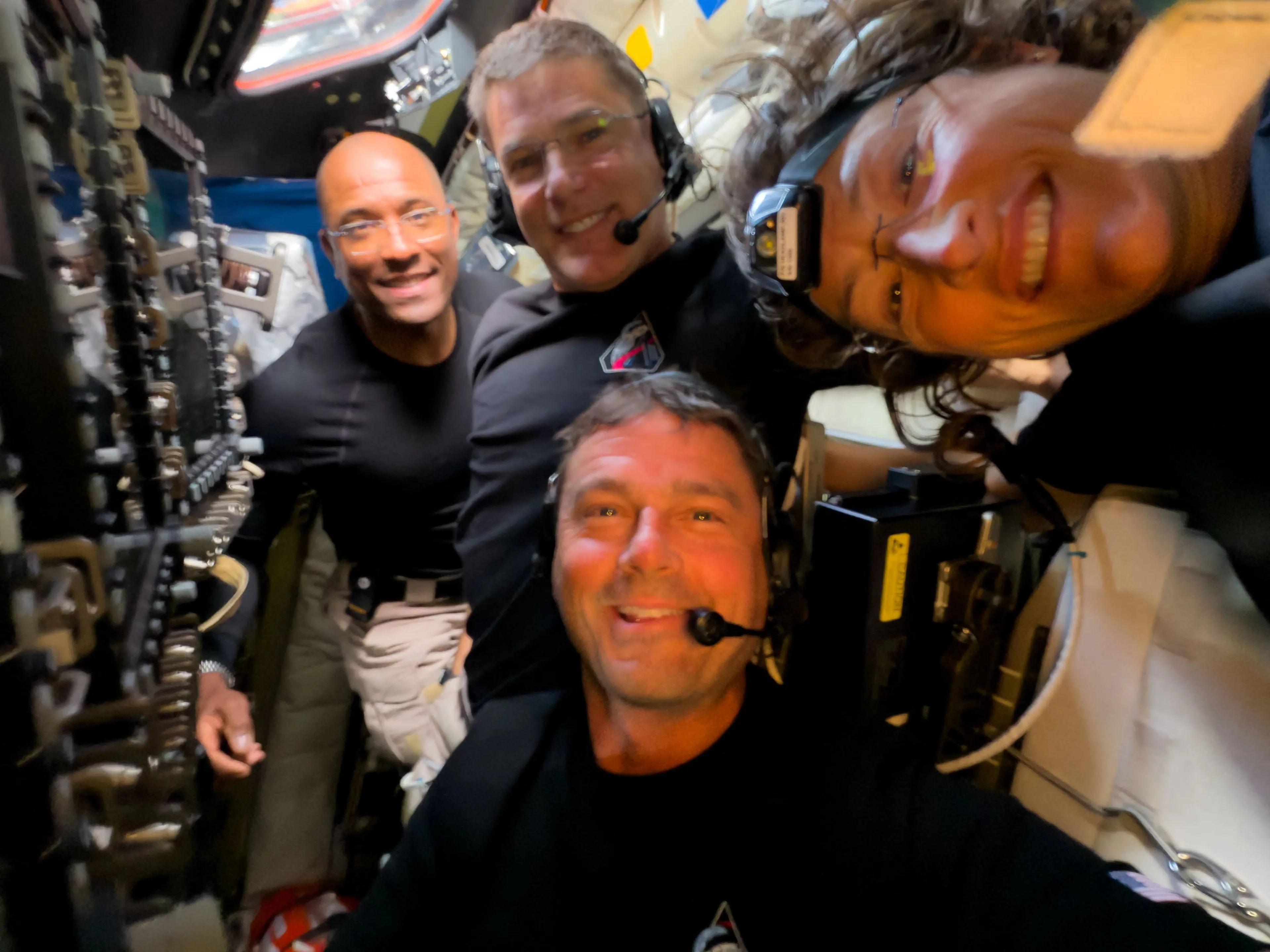 Astronauten Artemis II bedanken Nederland op terugweg naar aarde