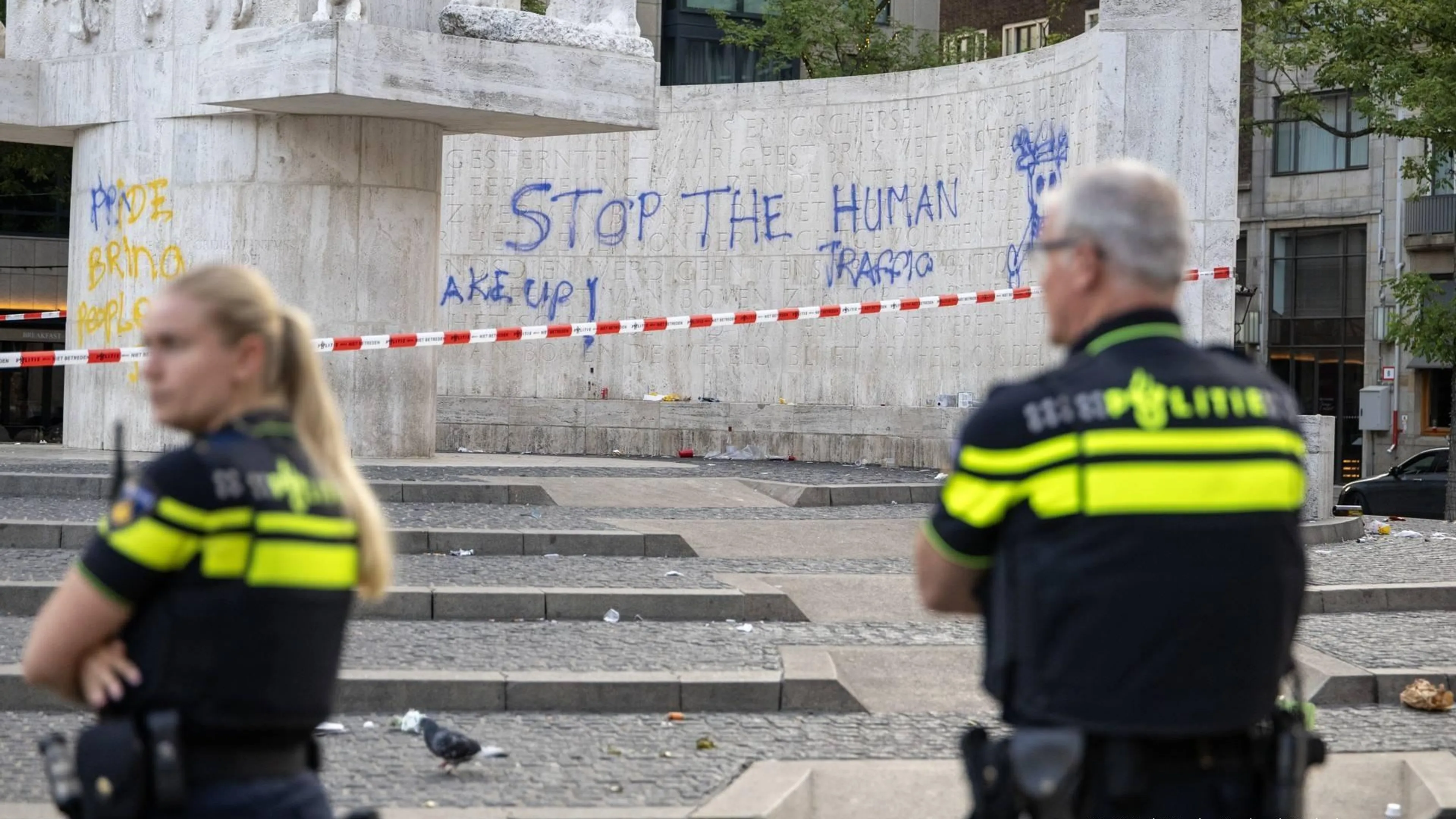 Een verdachte van bekladding Nationaal Monument blijft vastzitten