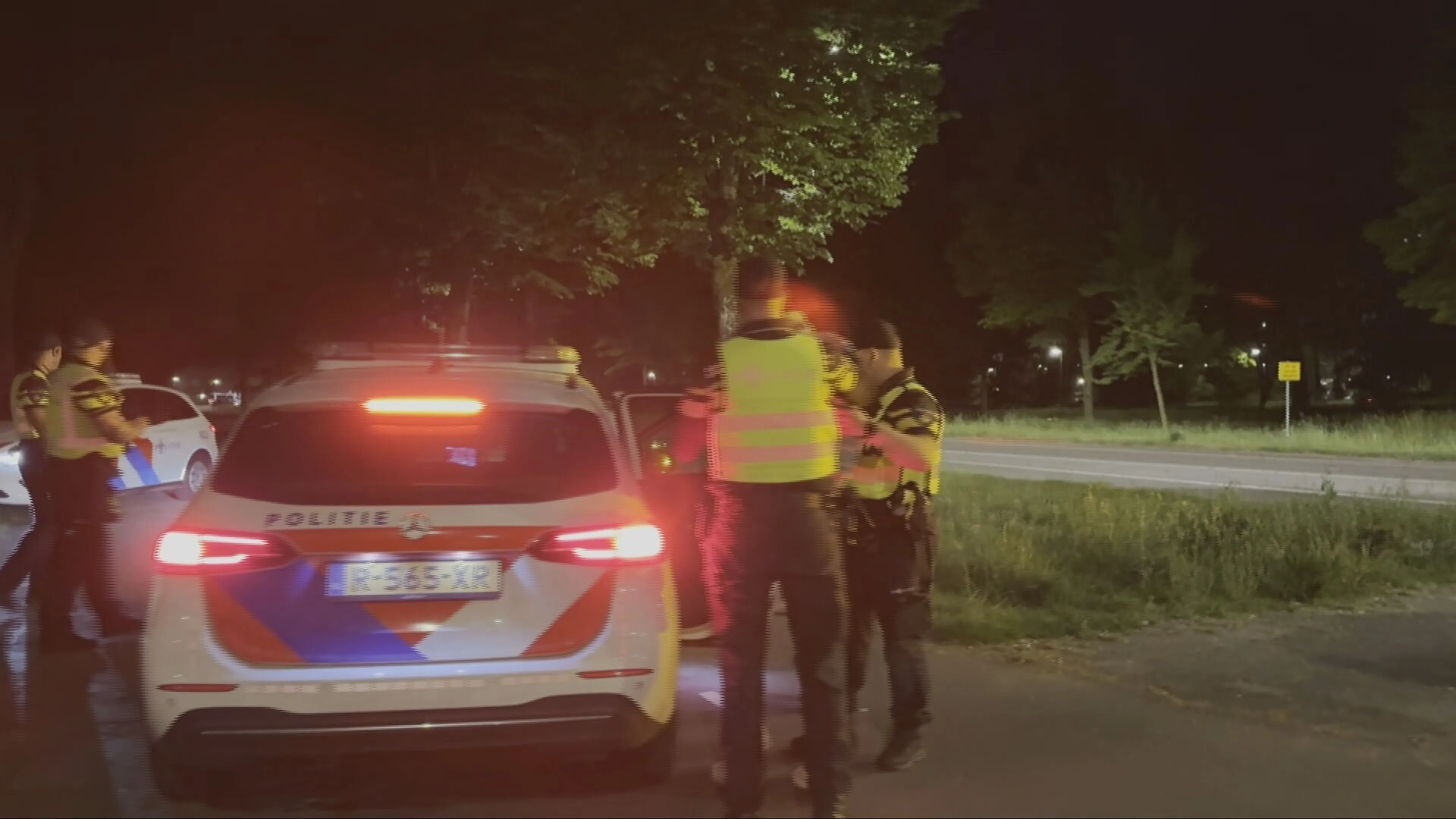 Politie houdt 26 mensen aan bij  azc-protest in Apeldoorn