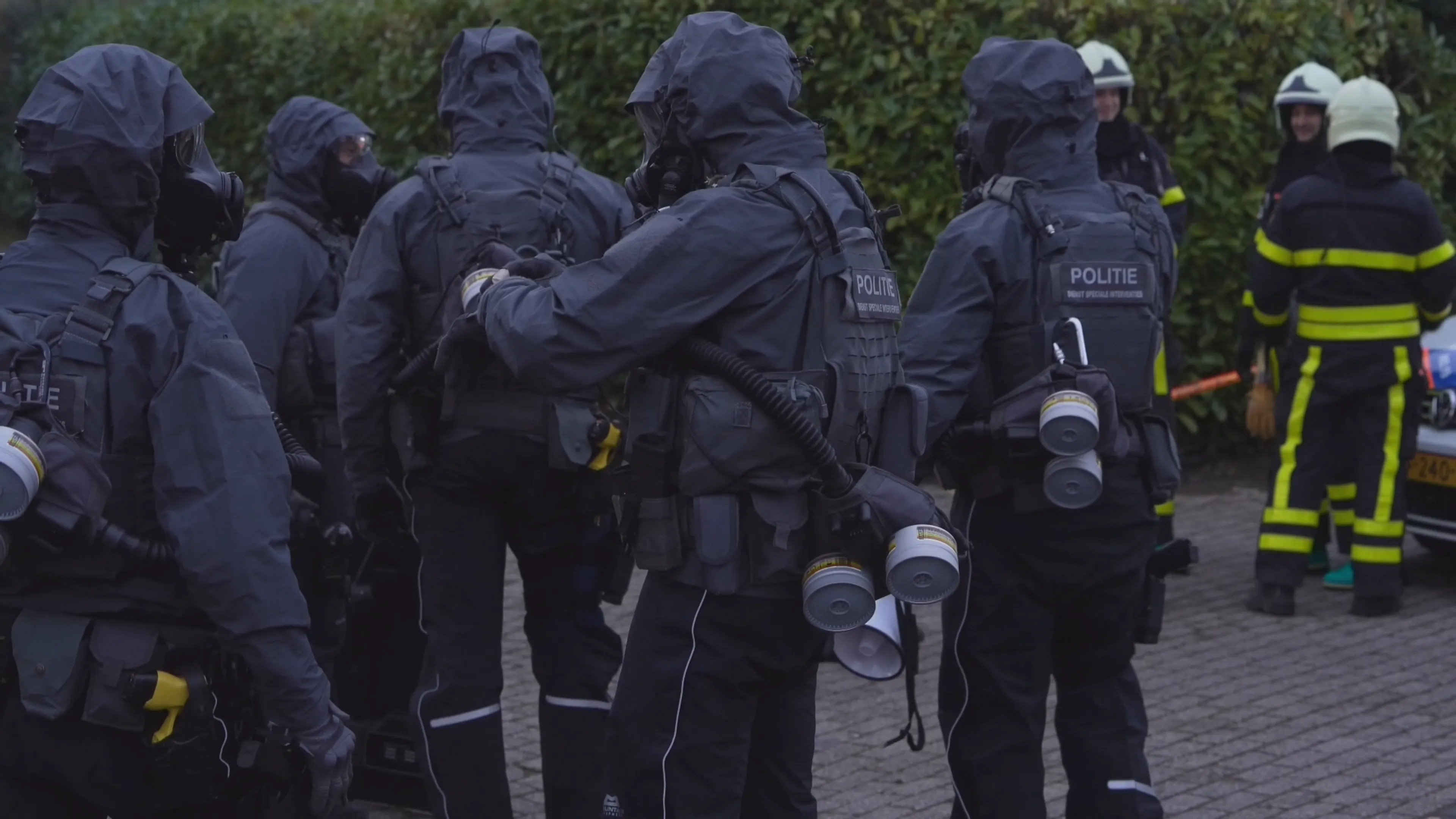 Huizen ontruimd na ontdekking drugslab in Nieuwendijk