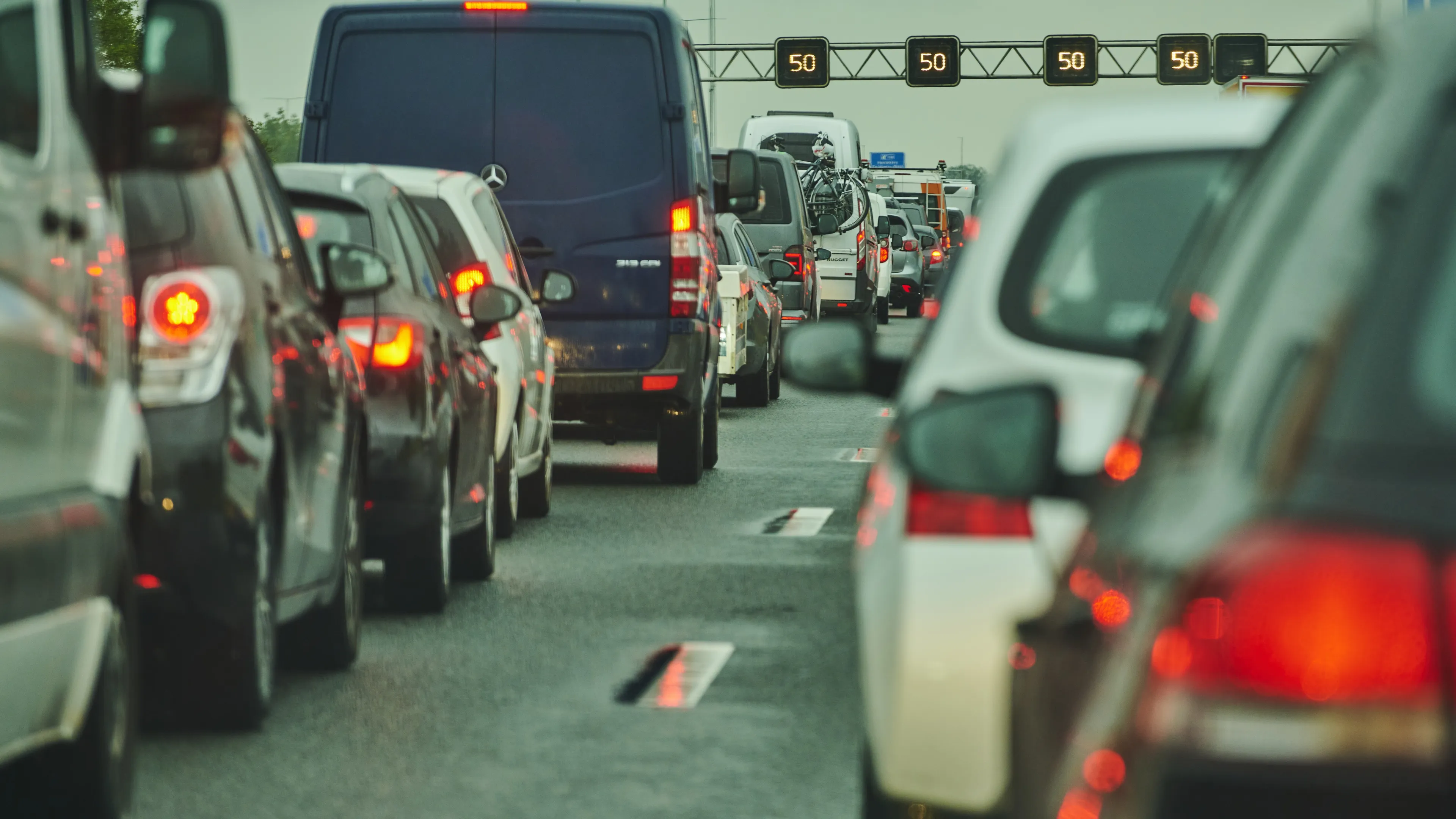 Rijkswaterstaat waarschuwt voor extra drukke avondspits door herfstvakantie