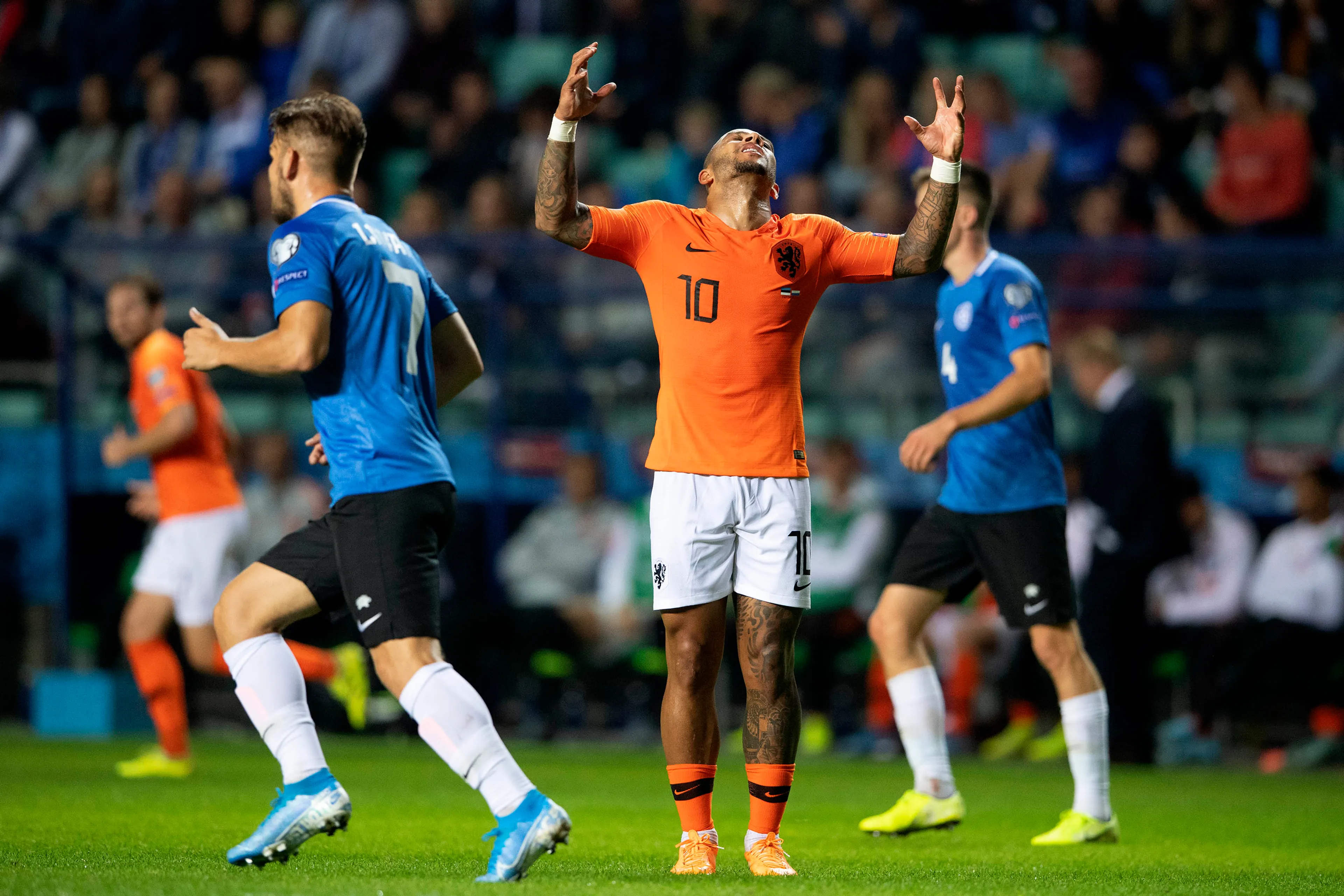'UEFA stelt EK voetbal uit naar zomer 2021 vanwege coronavirus'