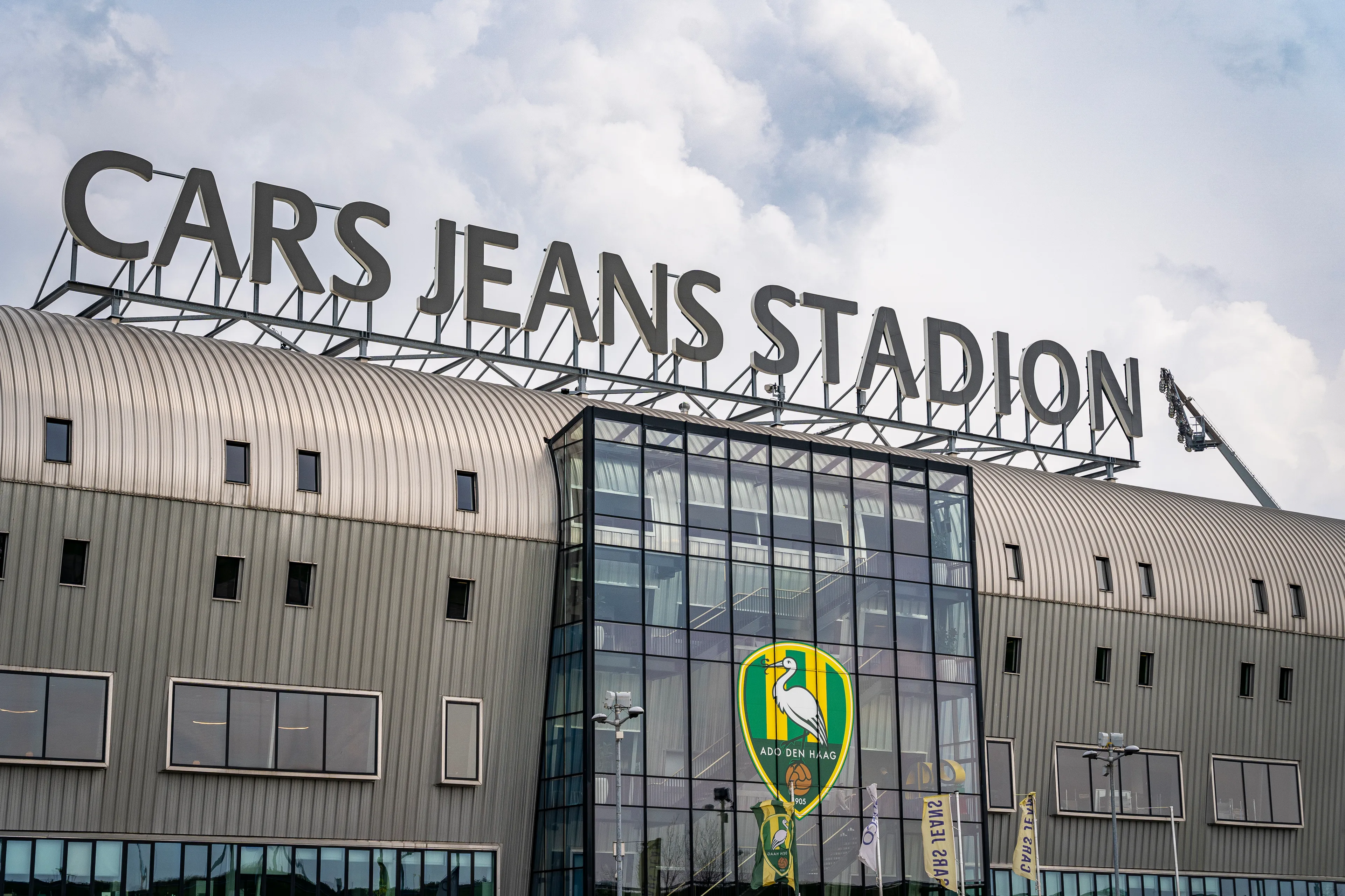 Tachtig ADO-supporters aangehouden bij Cars Jeans Stadion
