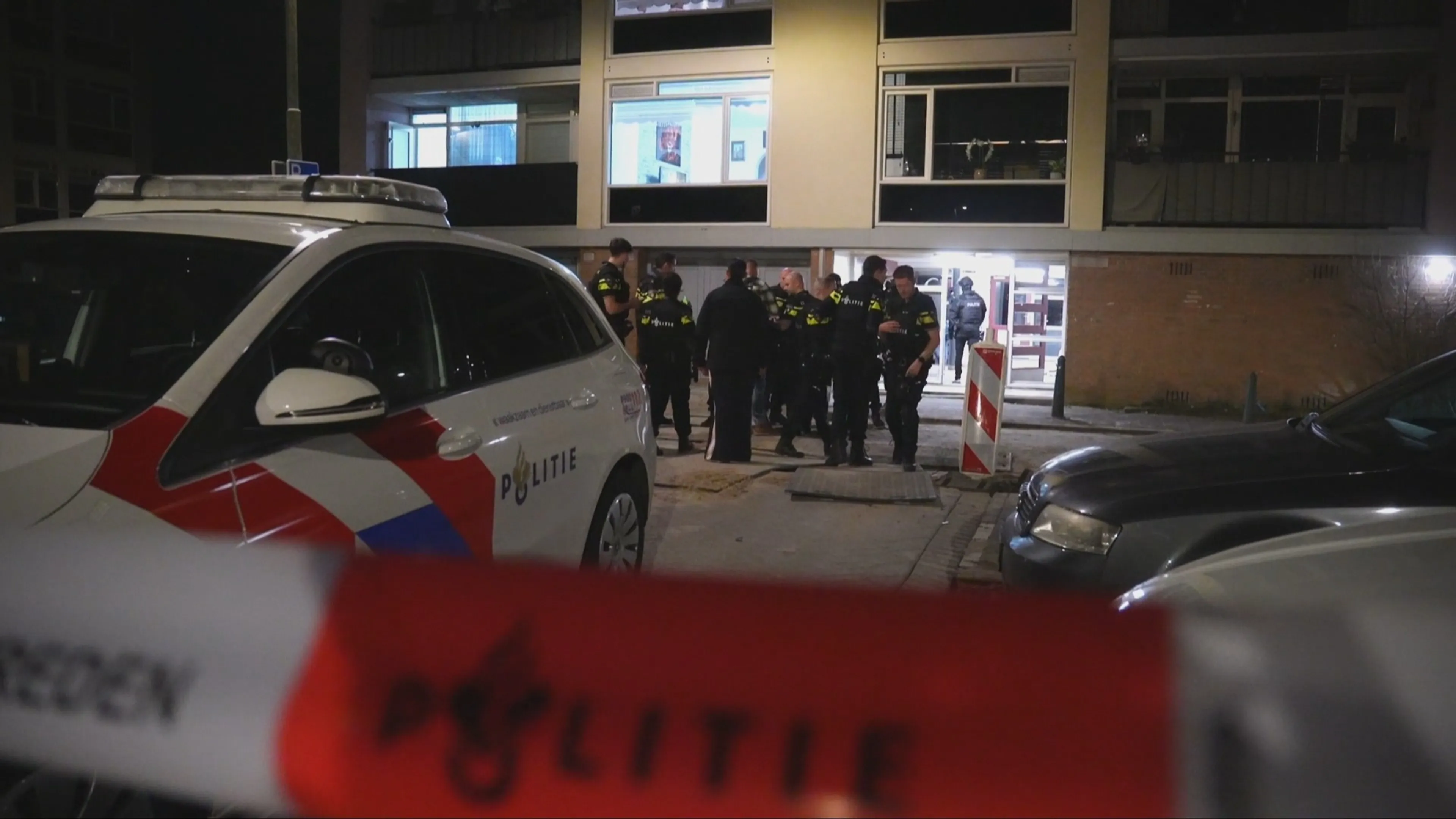 Vader (51) en zoon (15) beschoten op balkon in Rotterdam-Zuid