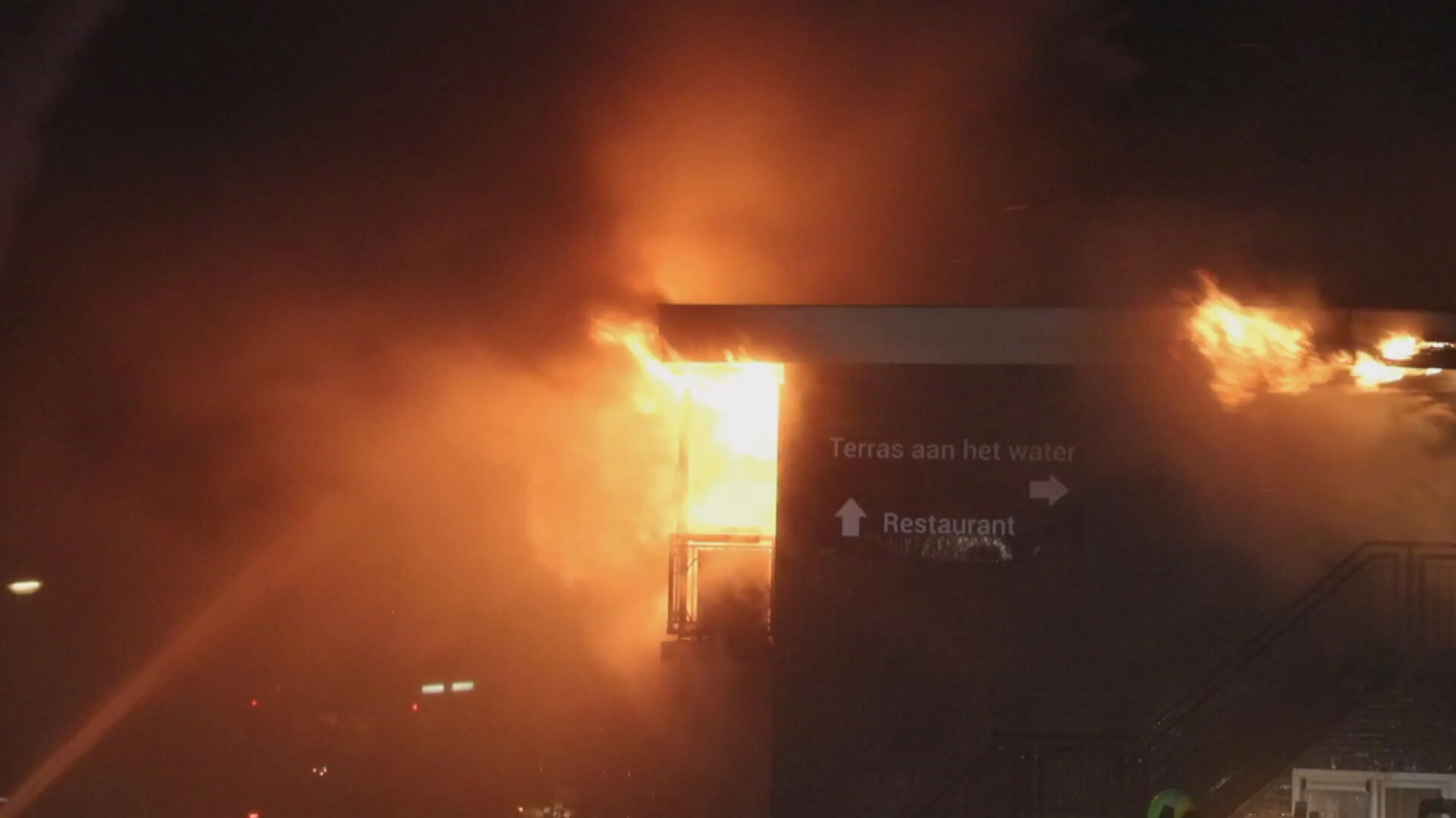 Dode gevonden na brand appartementencomplex Kaag, hoogstwaarschijnlijk bewoner