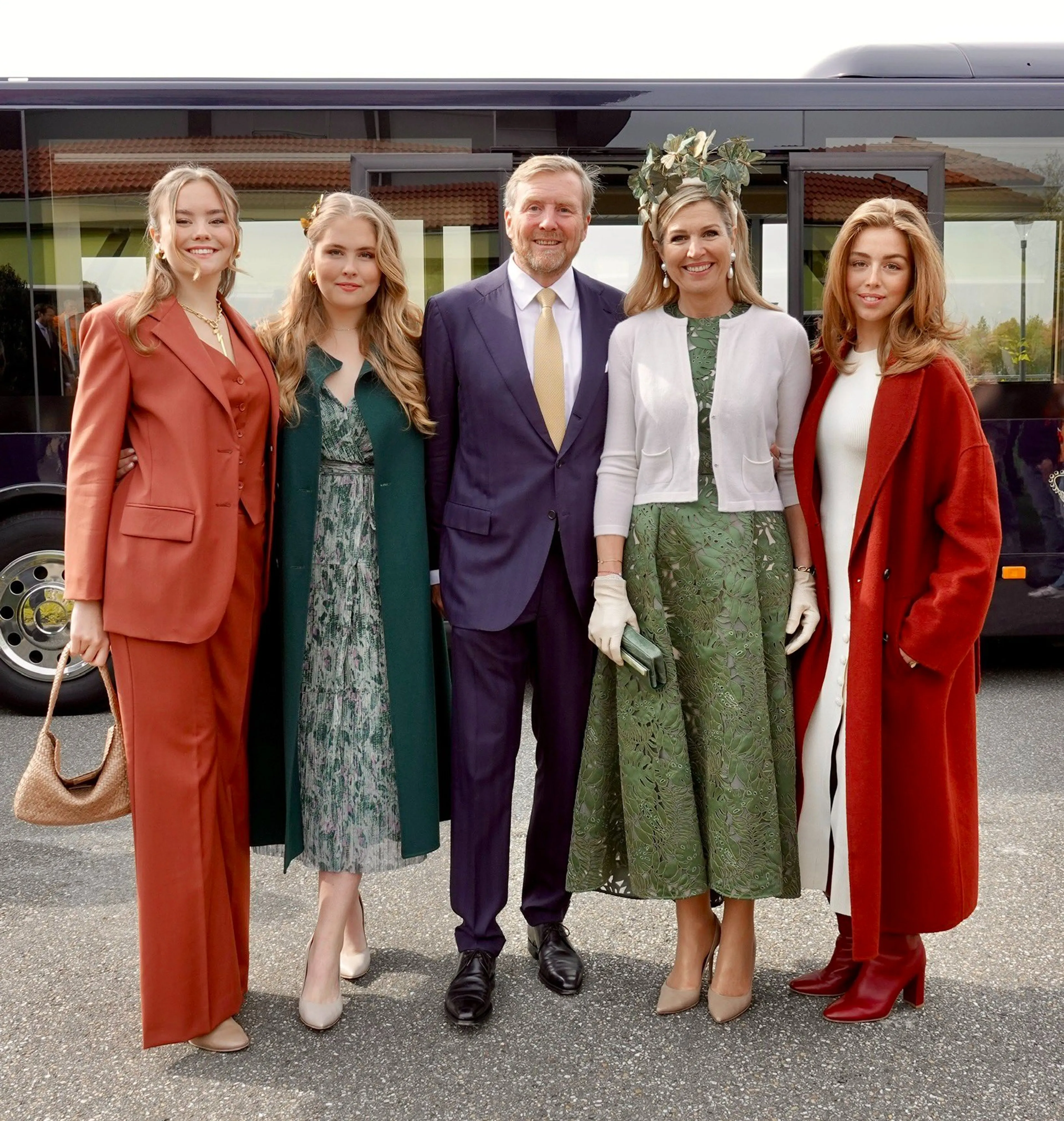 Koninklijke familie deelt foto van gezin op Koningsdag: 'Tot zo, Emmen'