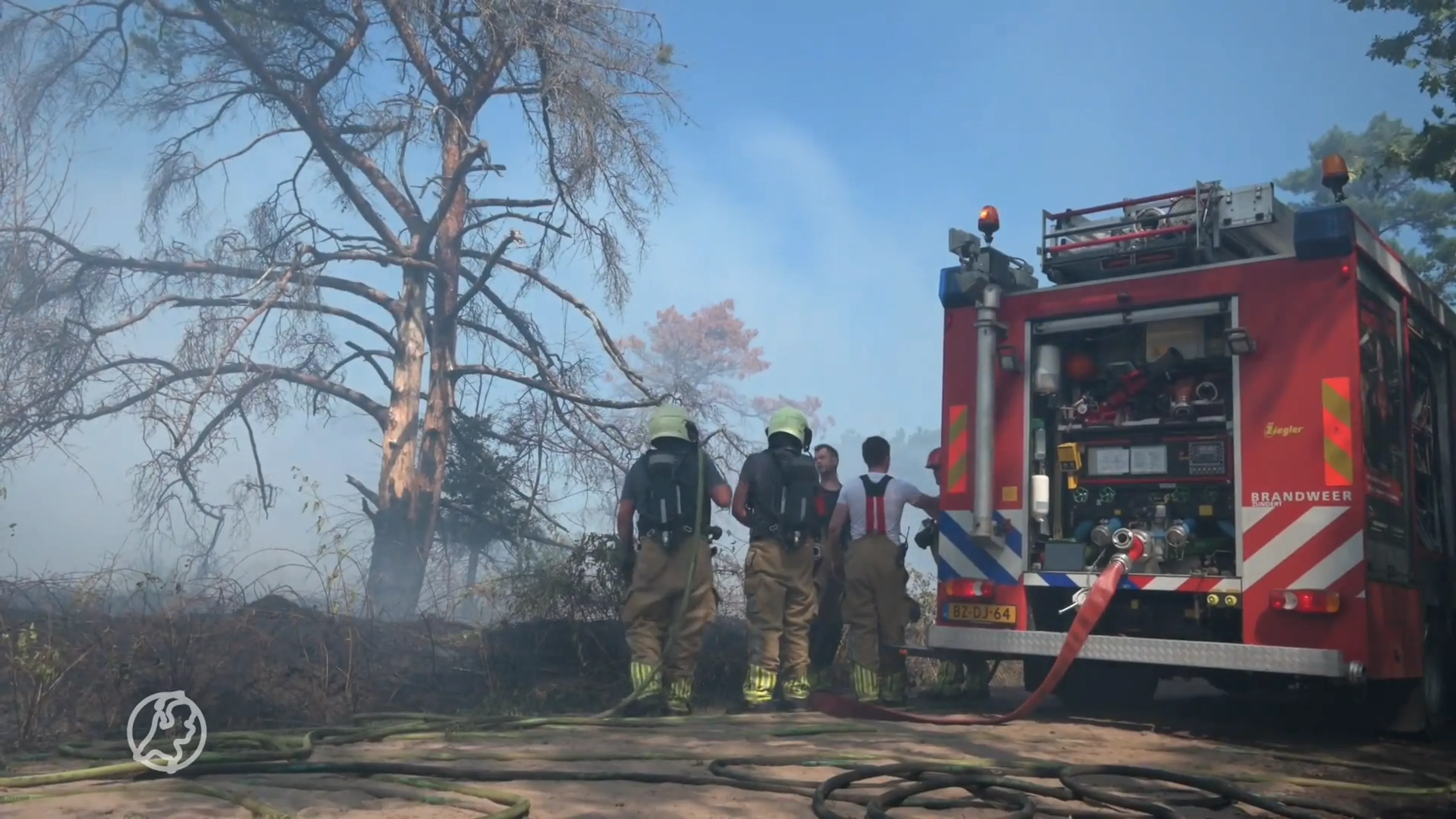NL-Alert wegens grote heidebrand in Schijf, nablussen gaat nog uren duren