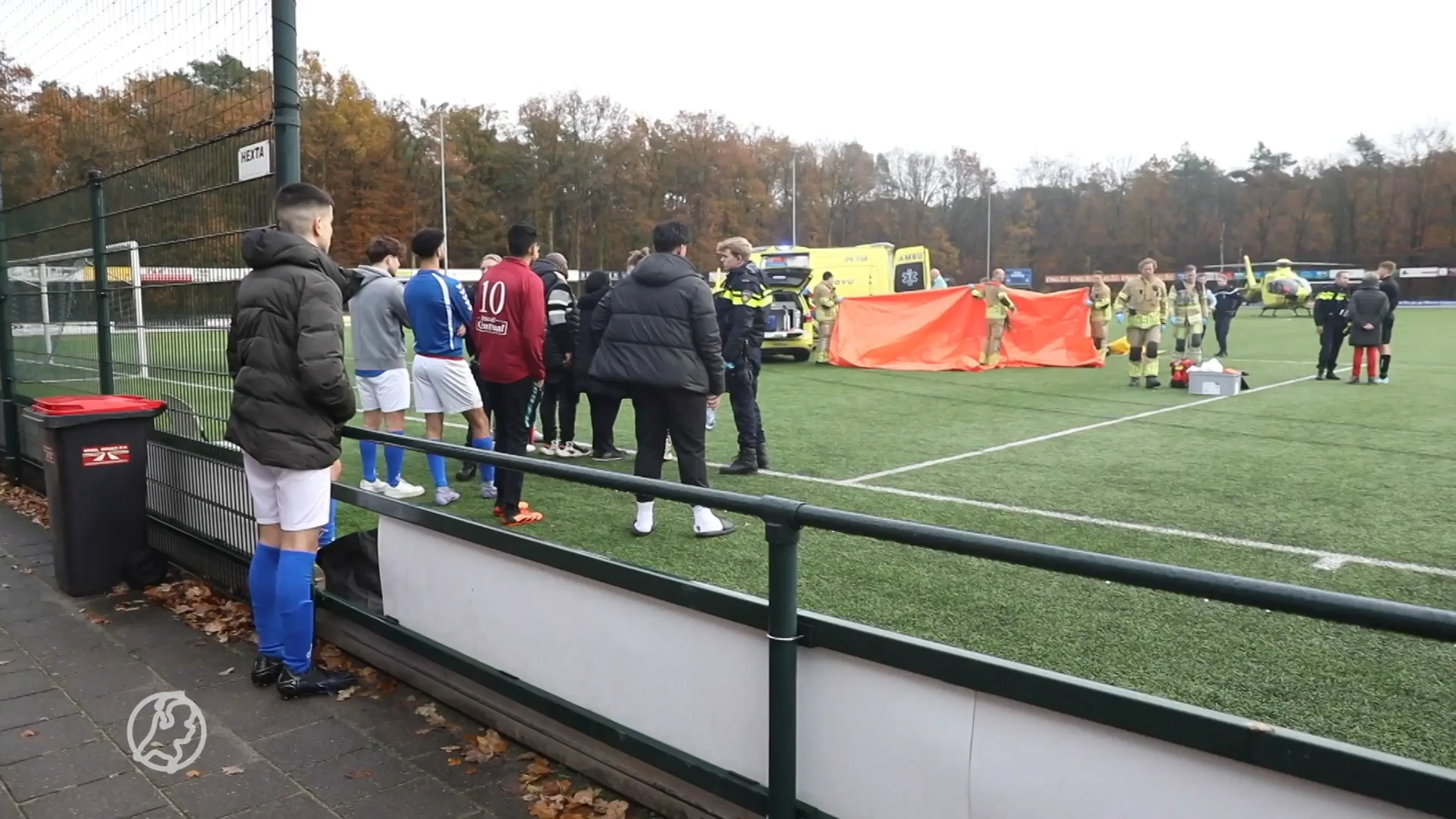 Voetballer SO Soest zakt in elkaar tijdens wedstrijd, getuigen starten reanimatie