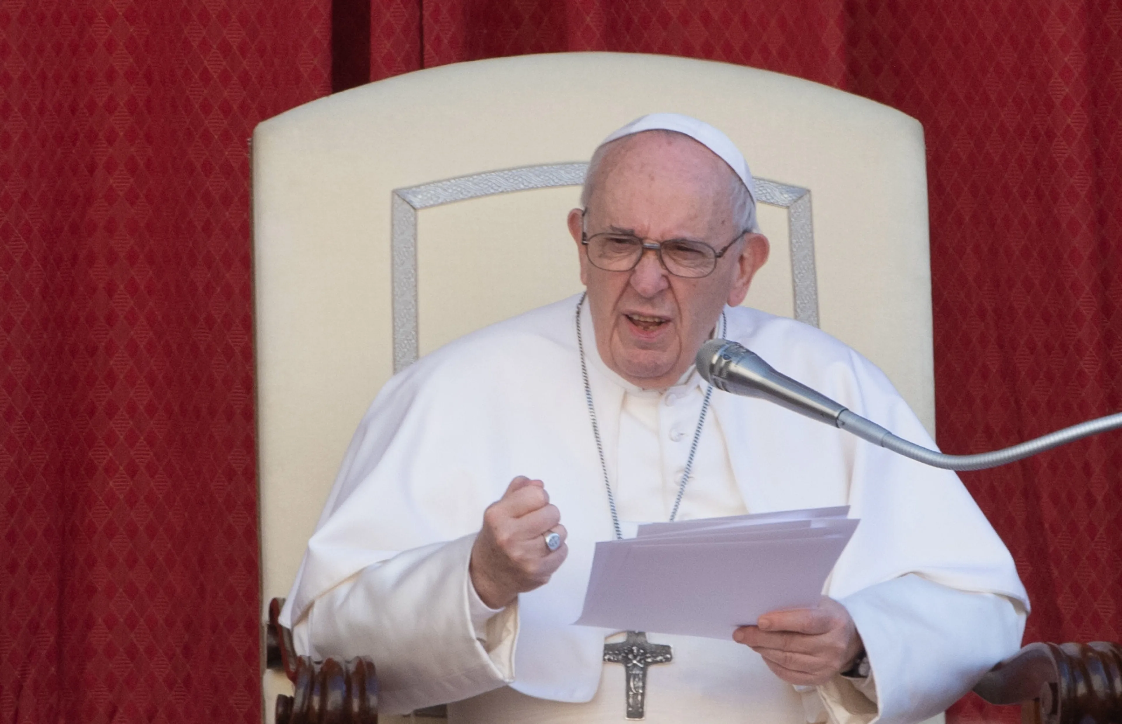 Paus Franciscus scherpt straffen aan bij kindermisbruik in katholieke kerk