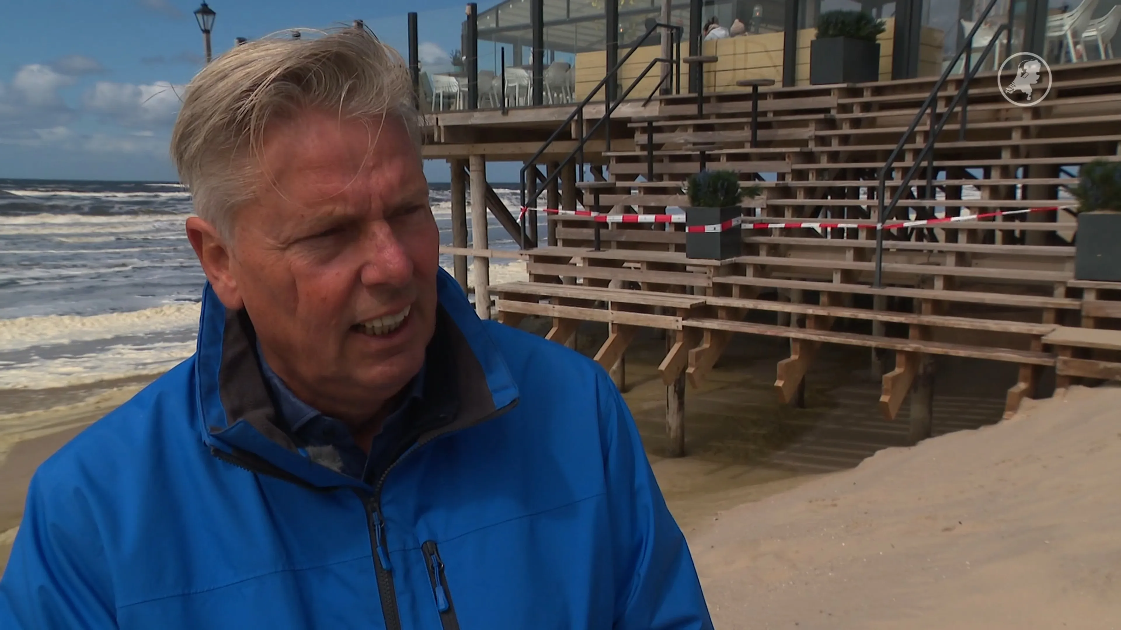 Meters aan zand weg: strandtent dreigt onbereikbaar te worden