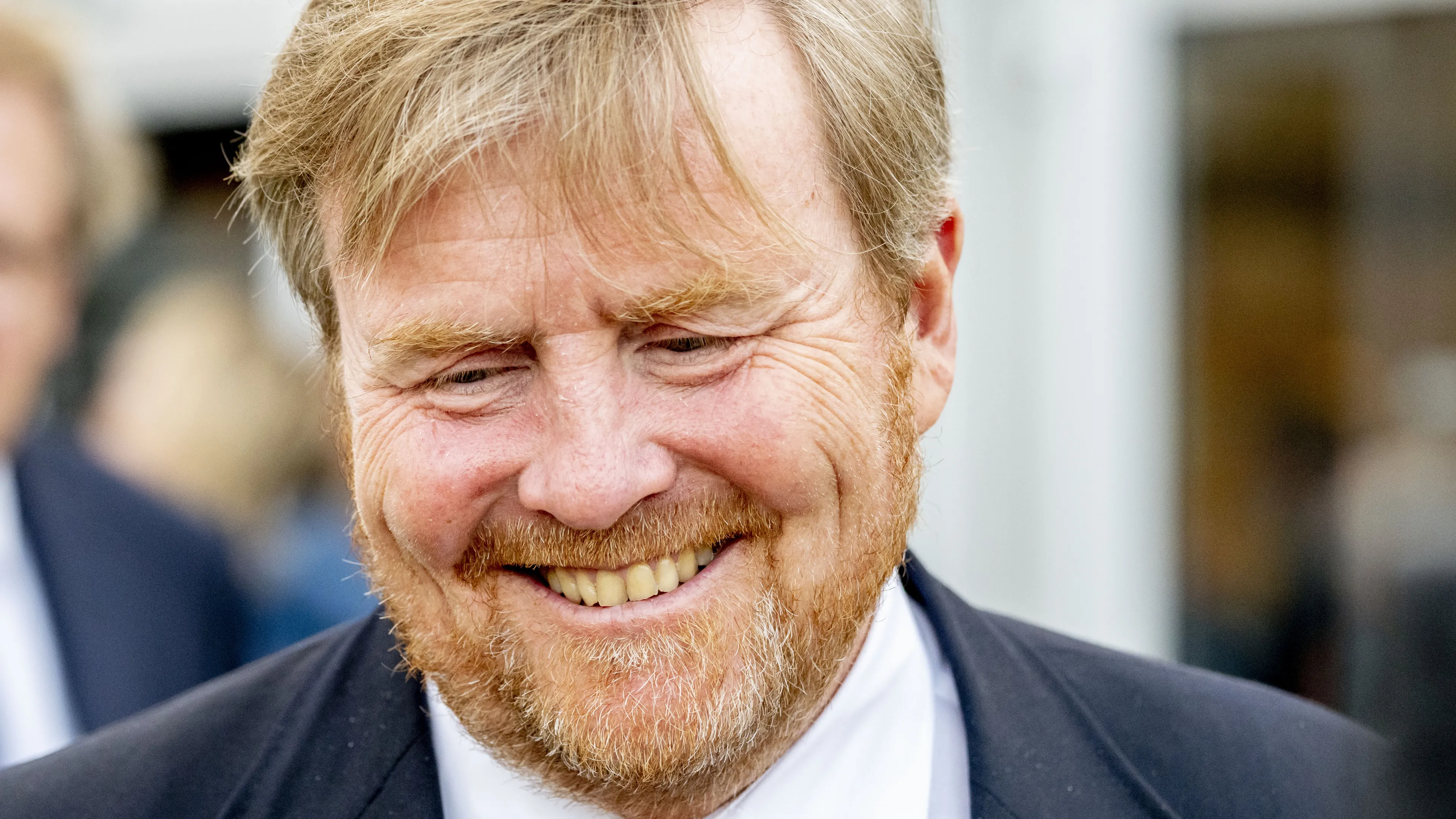 Meeste Nederlanders vertrouwen koning weer, maar zien hem te weinig in het land