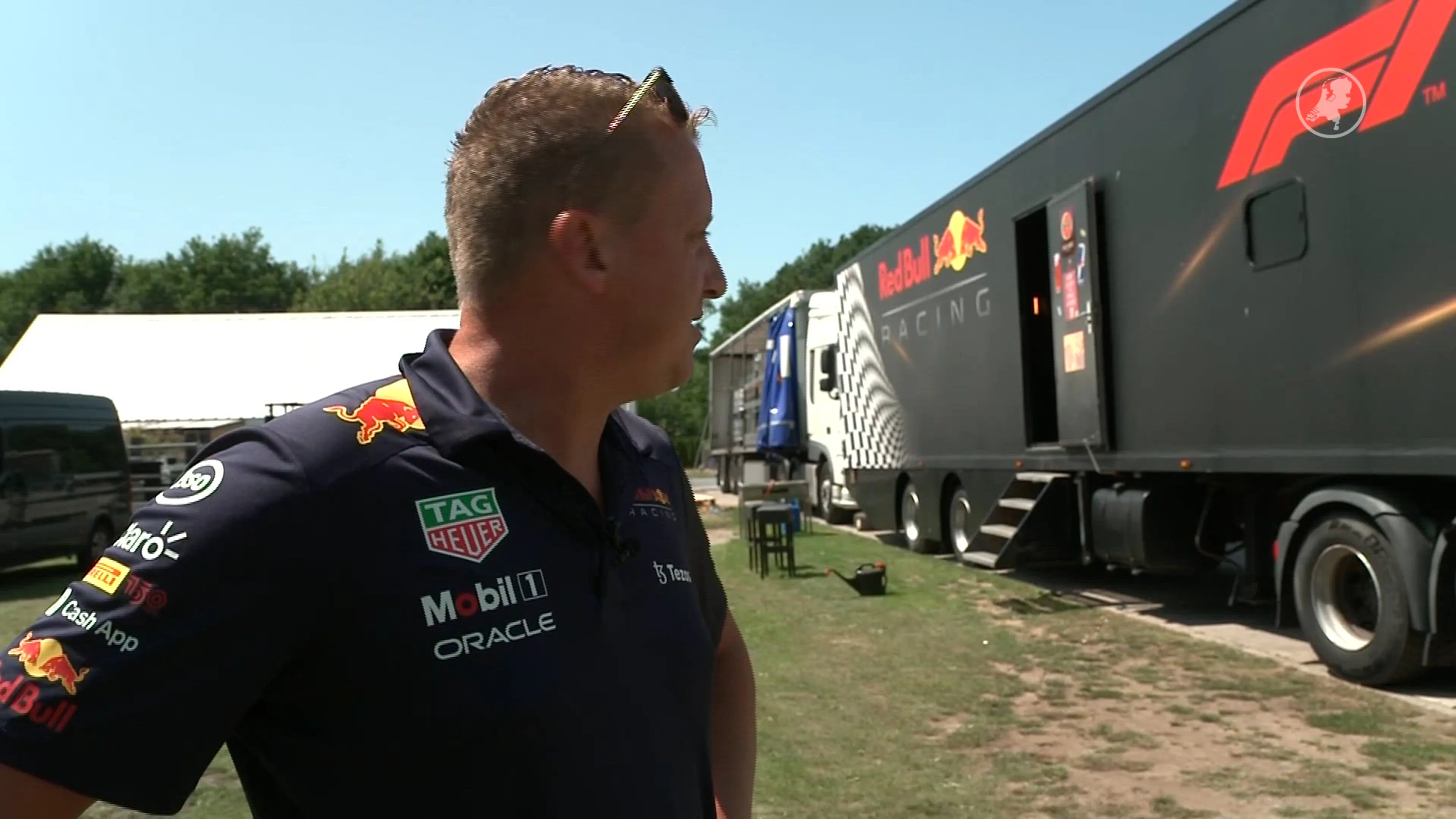 Emmense vrienden vieren wel heel bijzonder feestje tijdens Grand Prix in Oostenrijk