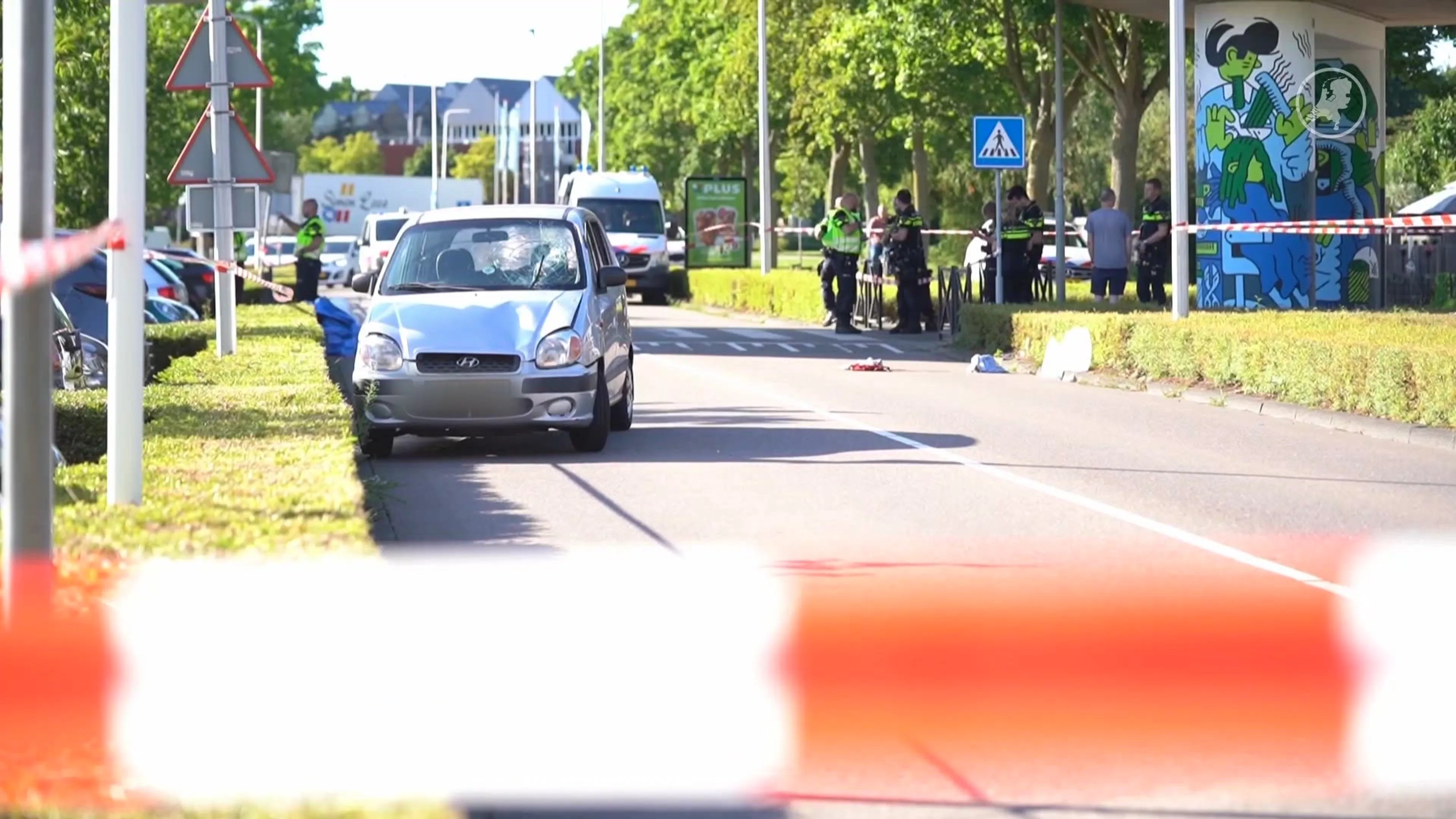 Vrouw (57) naar ziekenhuis na aanrijding op zebrapad in Spijkenisse