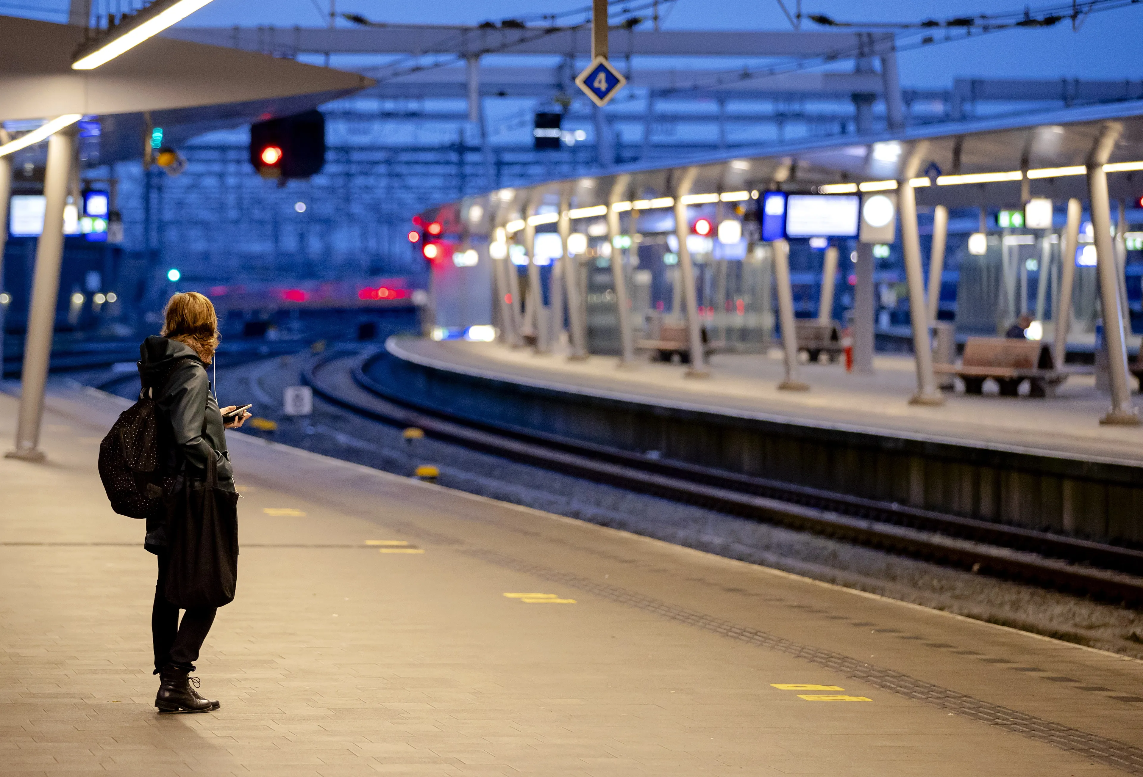 Komen reizigers thuis? NS schrapt vanavond treinen door personeelstekort