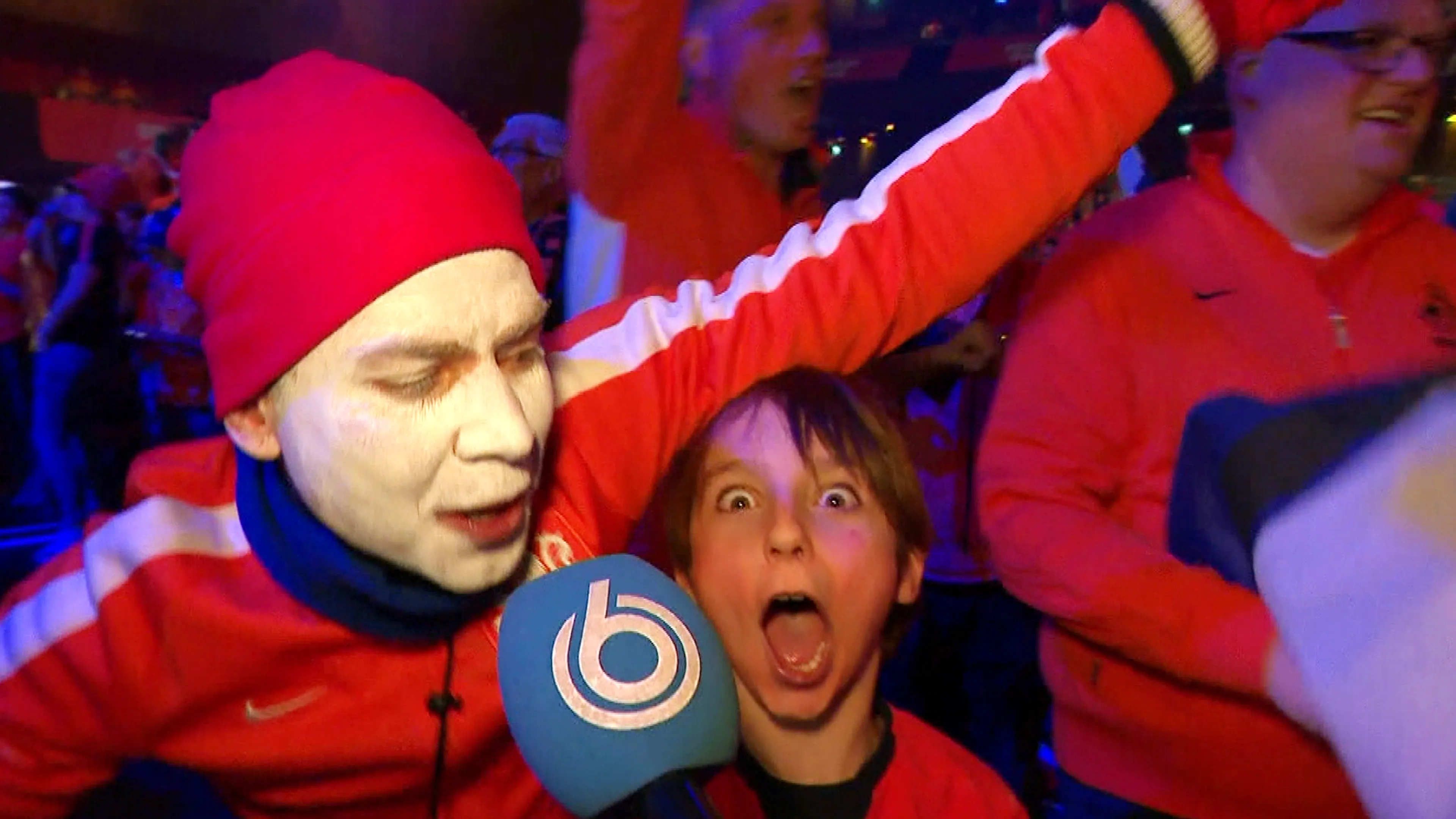 Fans in Huis van Oranje bezingen doelman Noppert, maar de wedstrijd valt tegen: 'Het was kut'