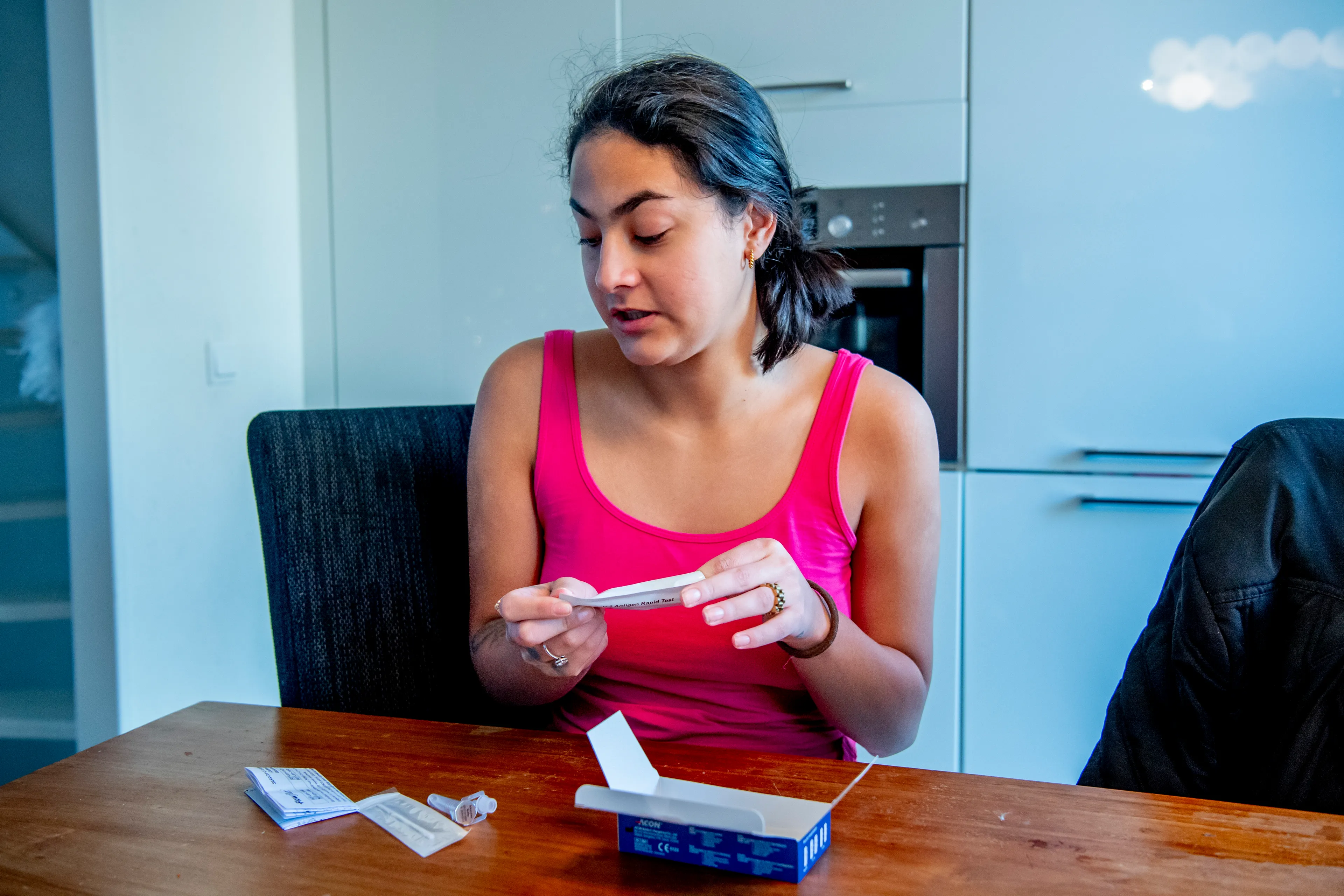 Aantal nieuwe coronagevallen en patiënten in ziekenhuizen blijven stijgen
