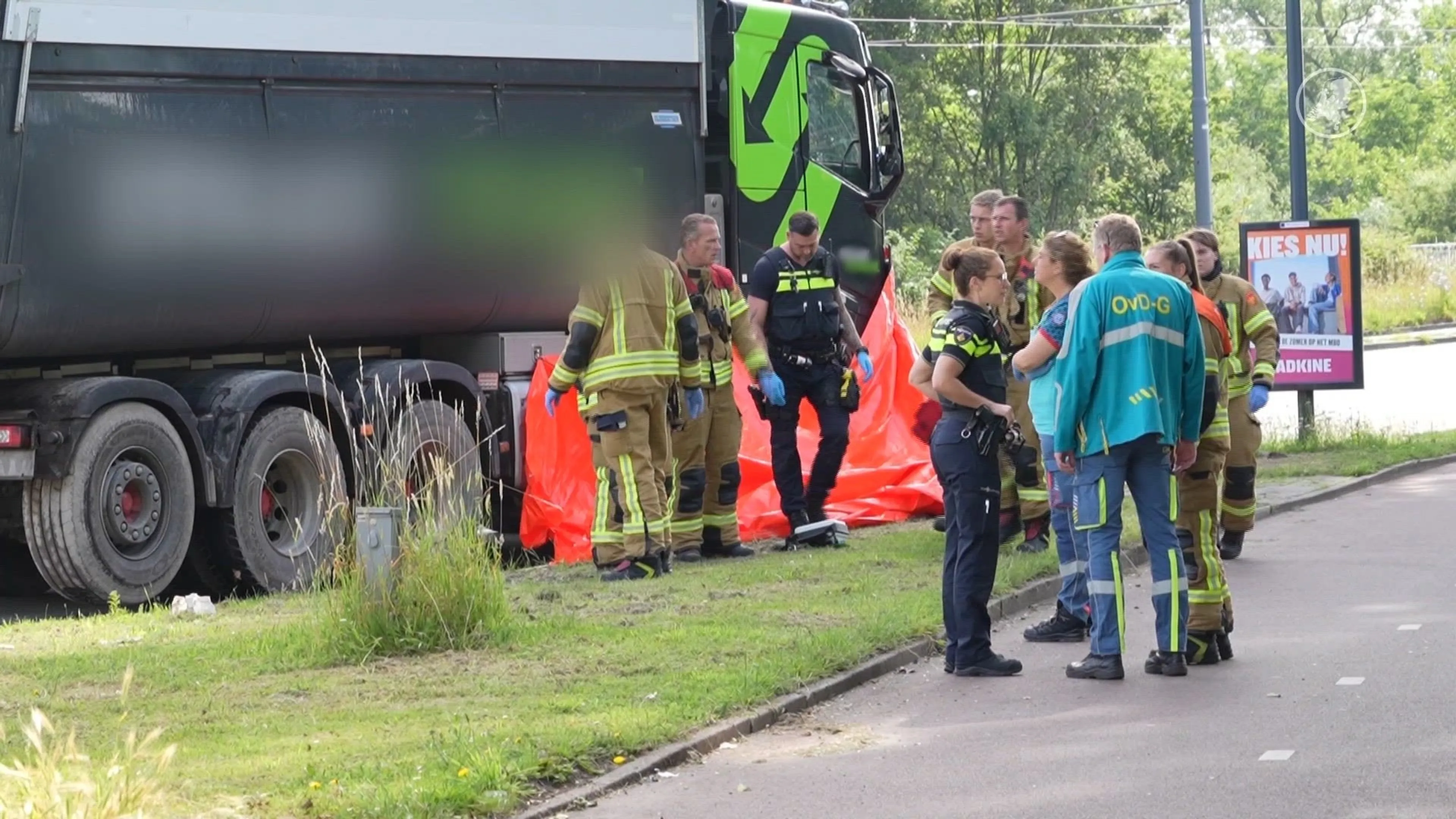 Voetgangster (79) overleden na aanrijding met vrachtwagen in Schiedam