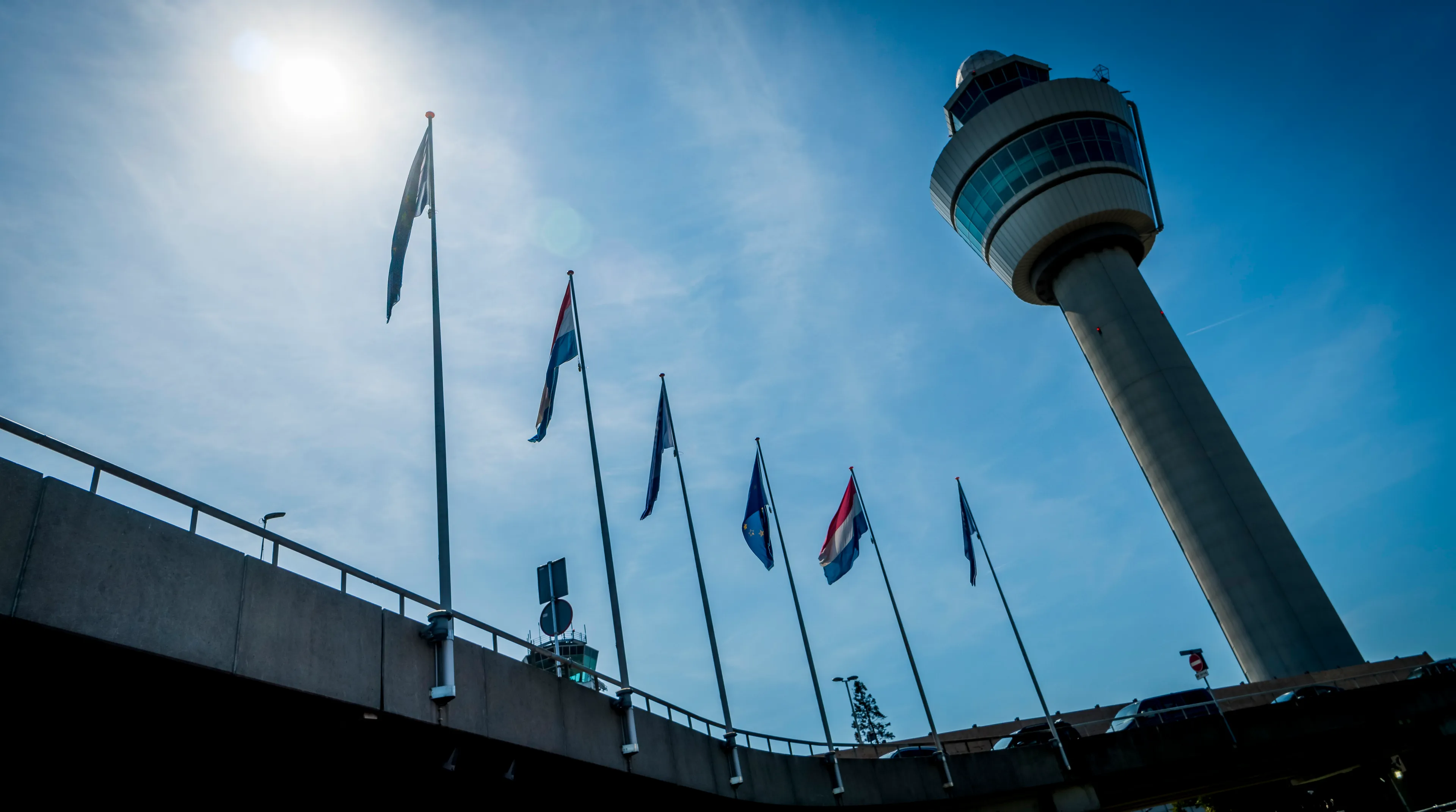 Man opgepakt voor mishandeling dochtertje tijdens vliegreis naar Schiphol