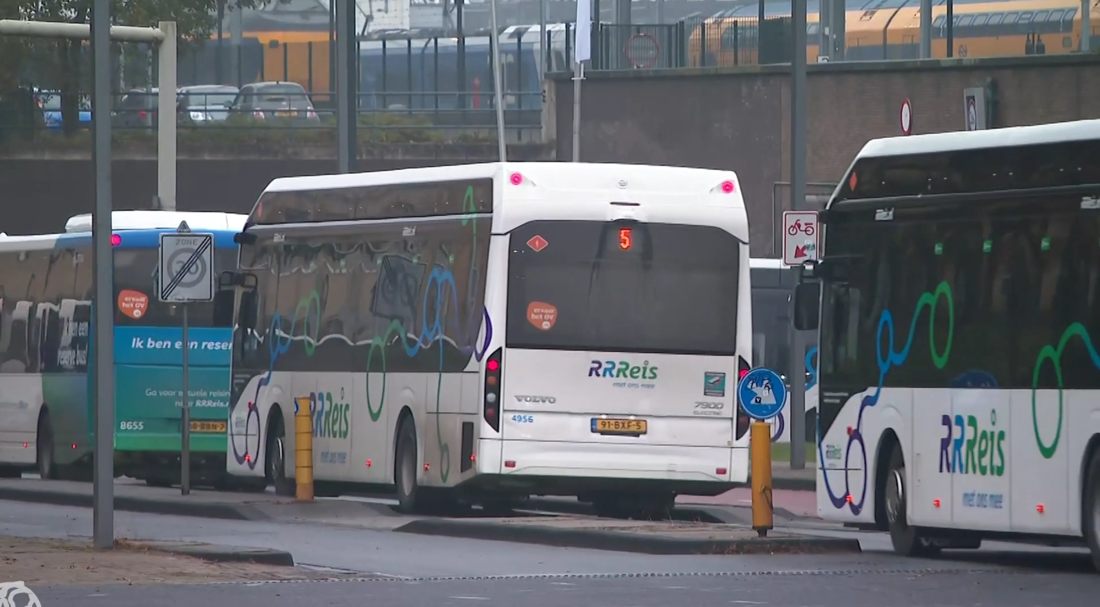 Klachten na overname streekvervoer Arriva: busreizigers staan uren in de kou