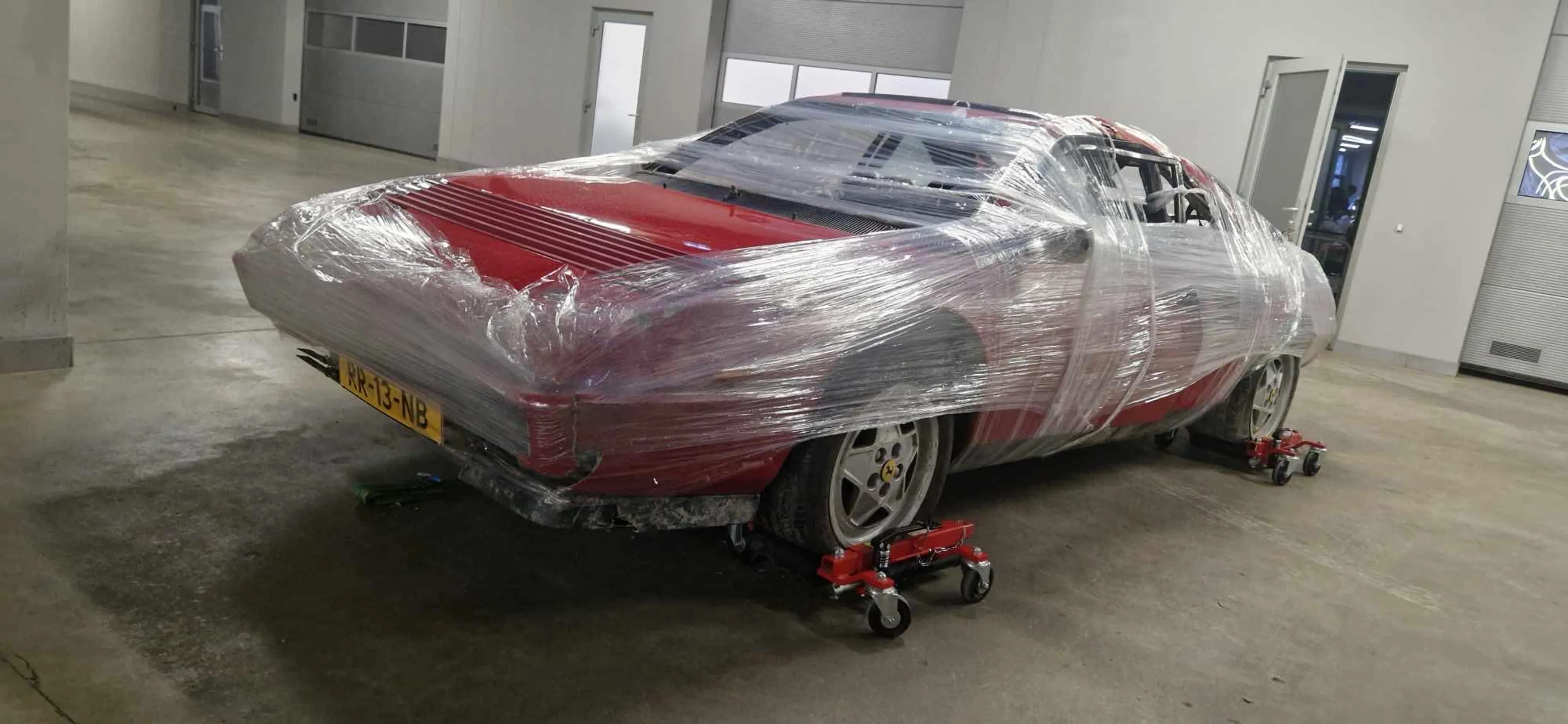 Uit IJ opgedoken Ferrari krijgt opmerkelijk nieuw onderkomen