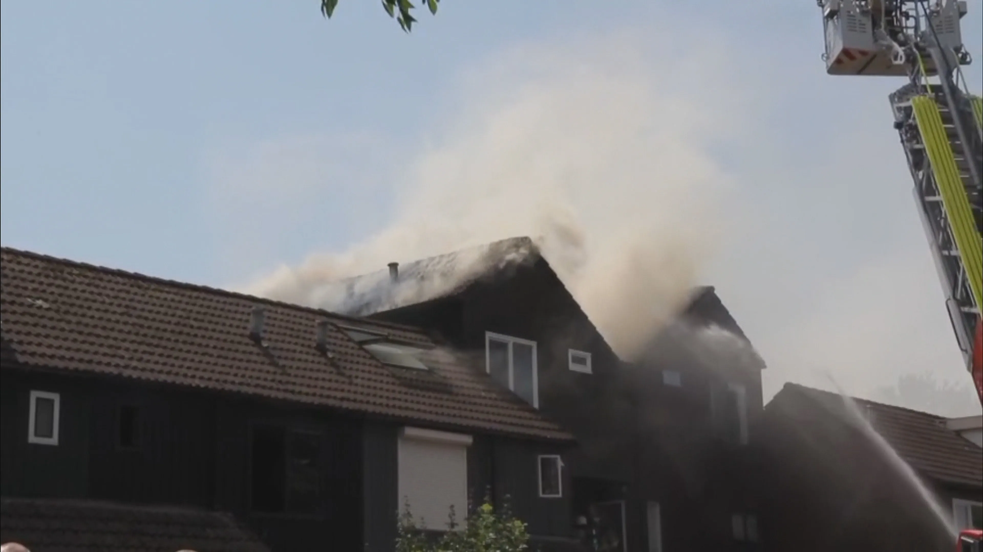 Meerdere woningen ingestort na grote brand in Nieuwegein