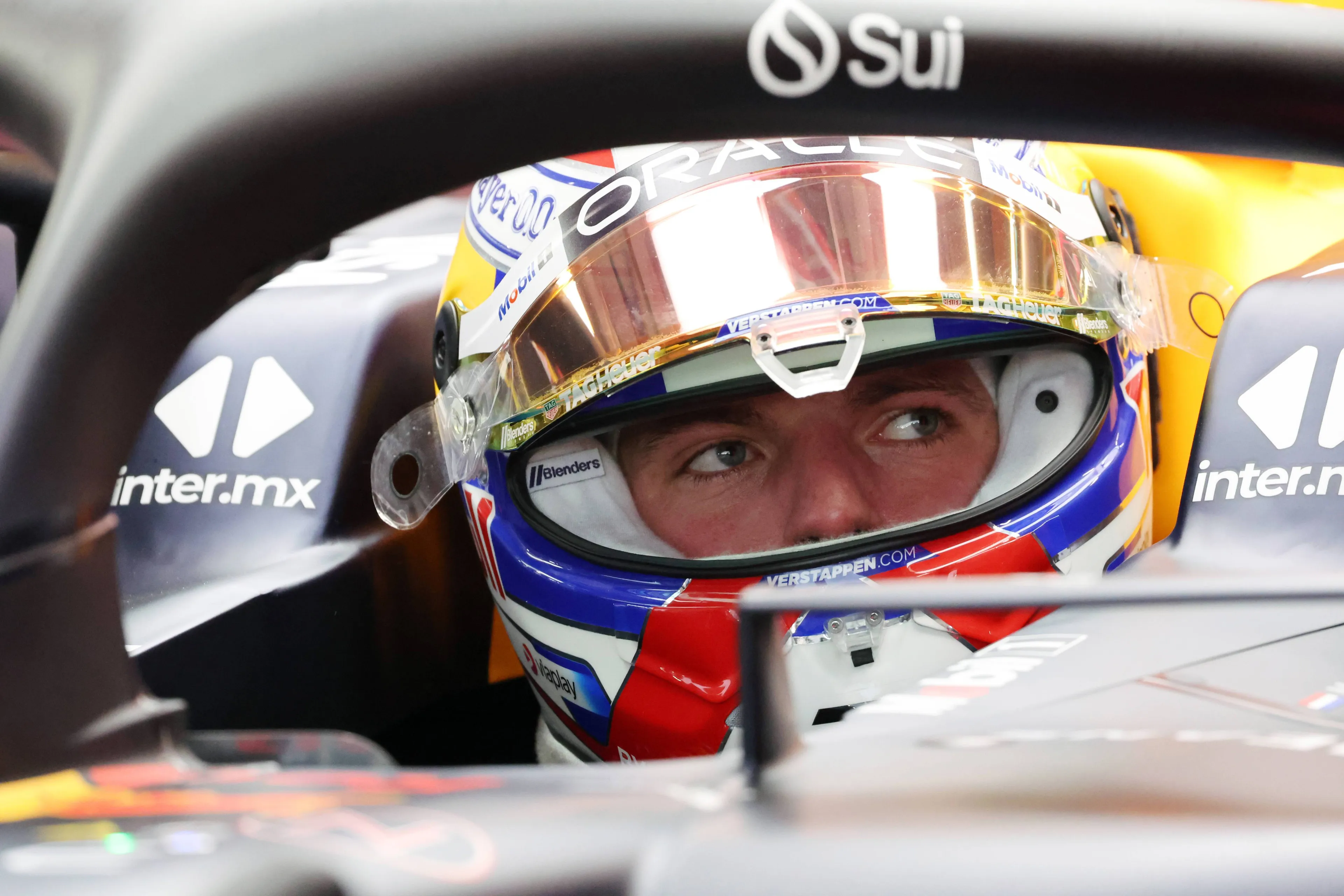 Verstappen worstelt in Singapore: vijftiende tijd in tweede training