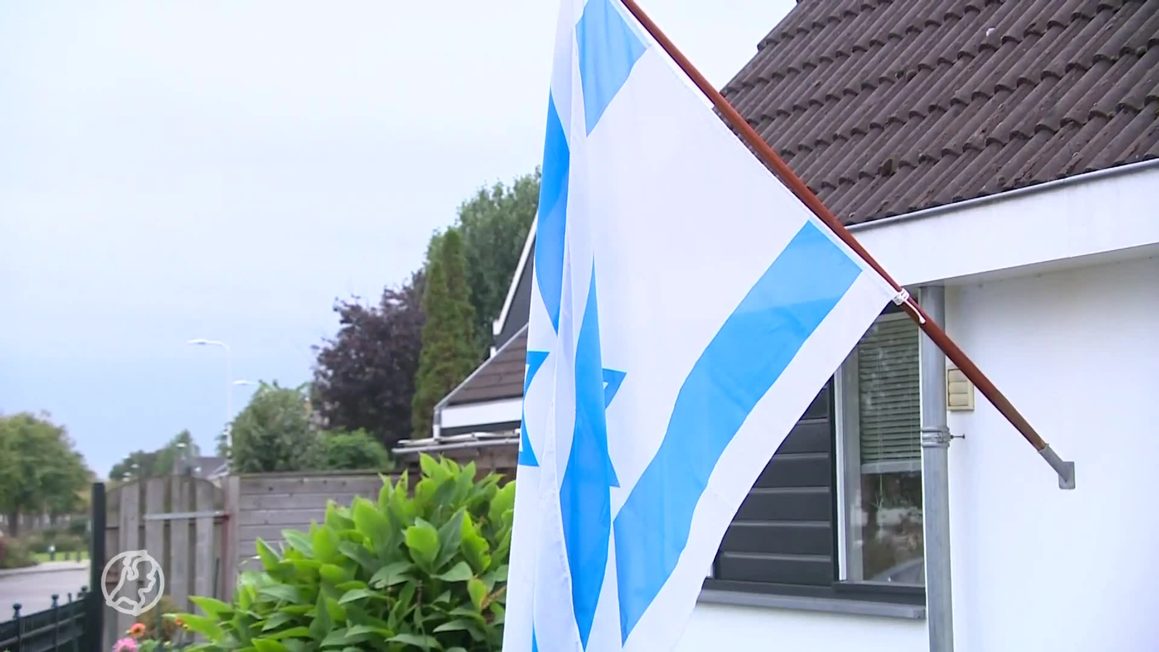 Inwoner Urk opgepakt voor stelen en vernielen Israëlische vlaggen