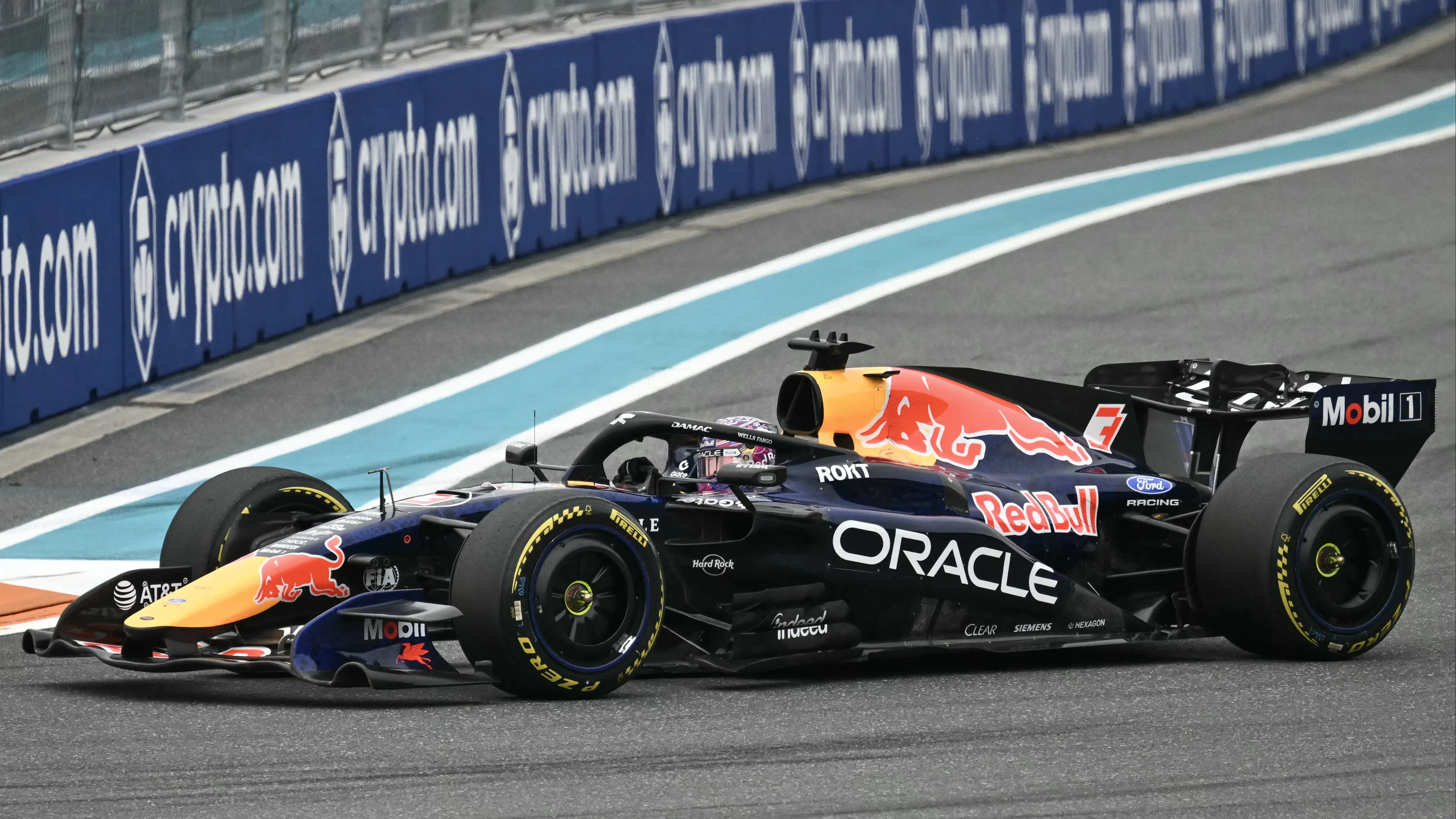 Verstappen na inhaalrace vijfde in GP Miami, Antonelli wint