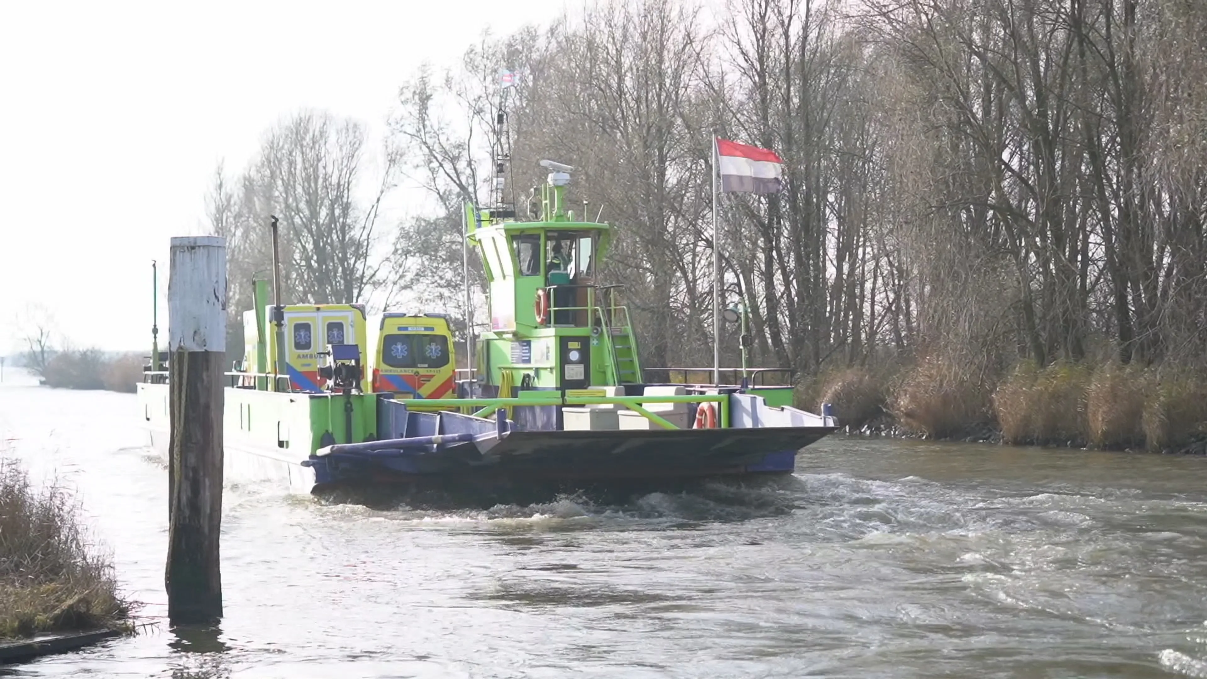 Gecrasht sportvliegtuig in het Haringvliet blijkt aanhangwagen