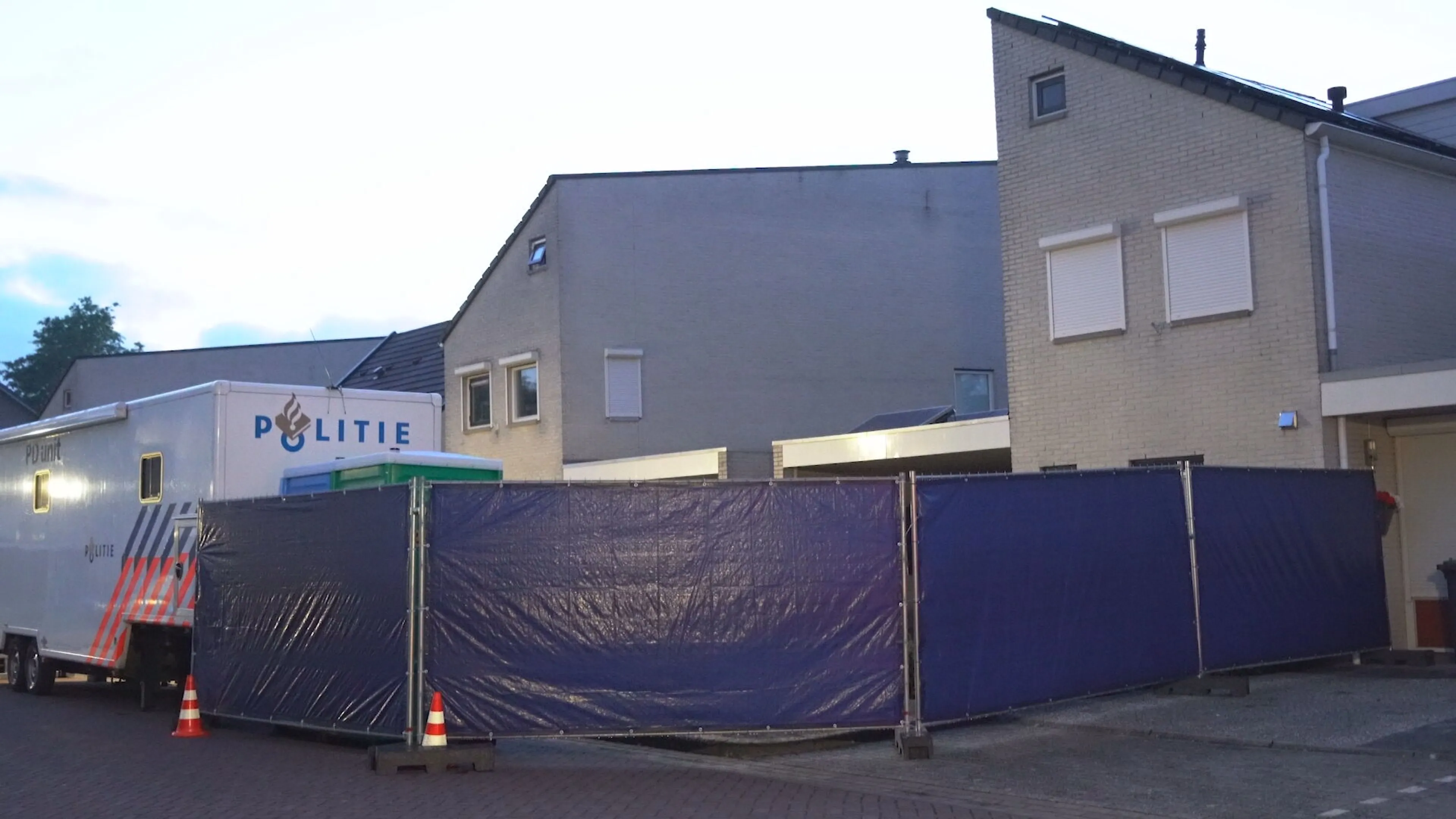 Kind gewond bij incident in huis Ommen, twee mensen aangehouden