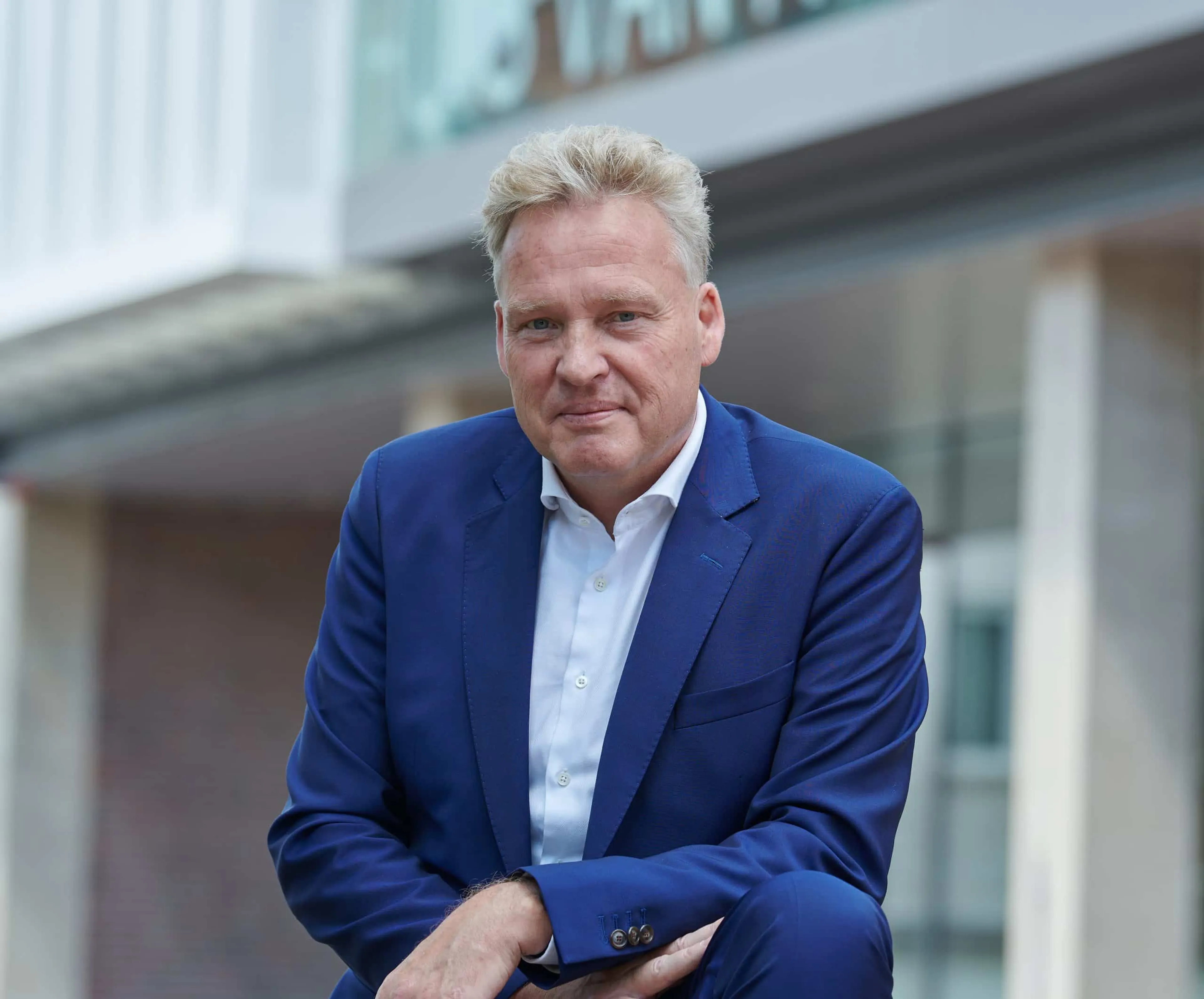 Burgemeester Roosendaal weer thuis na zwaar fietsongeluk