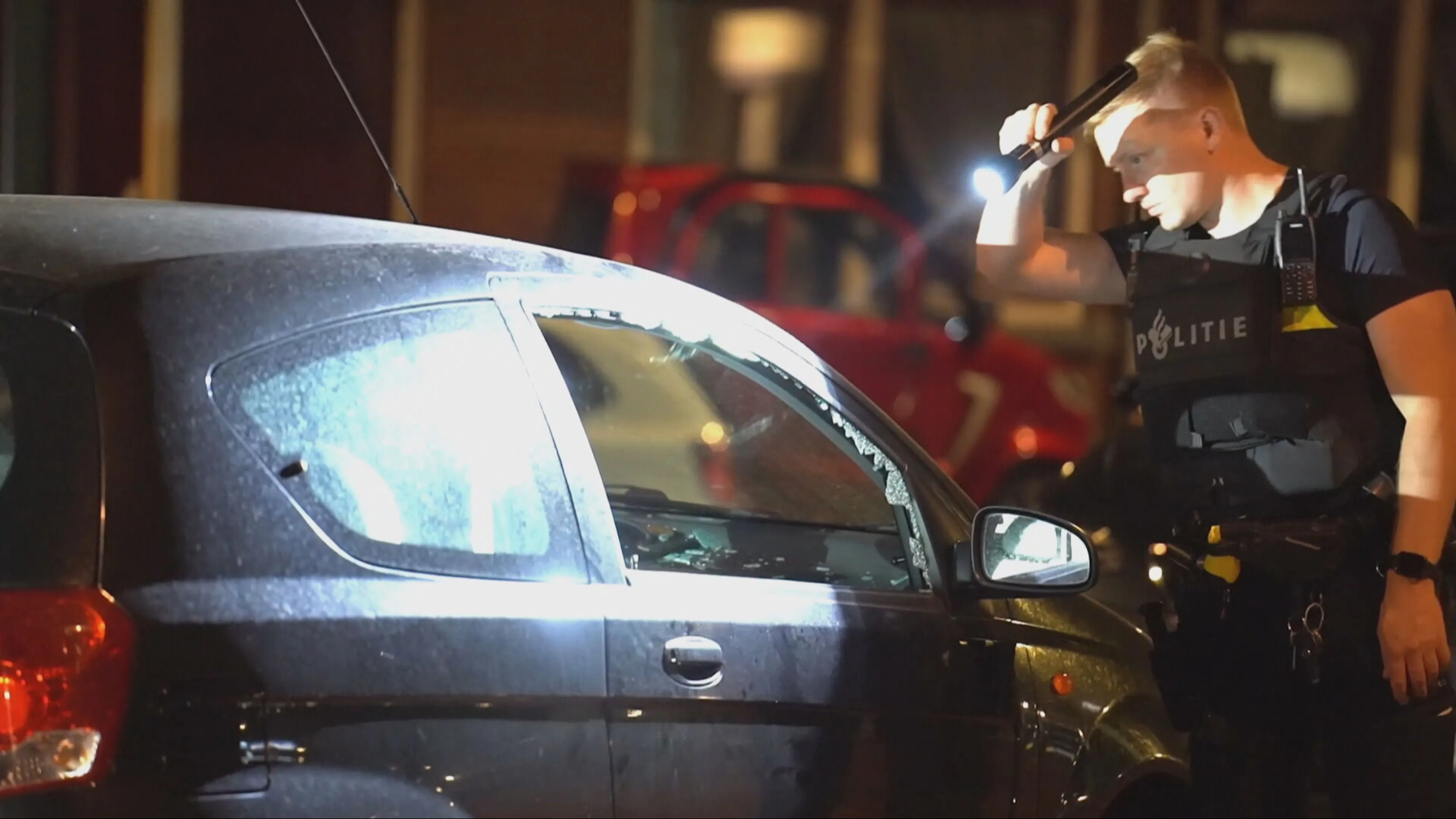 Twee gewonden bij beschieting van auto in Rotterdam