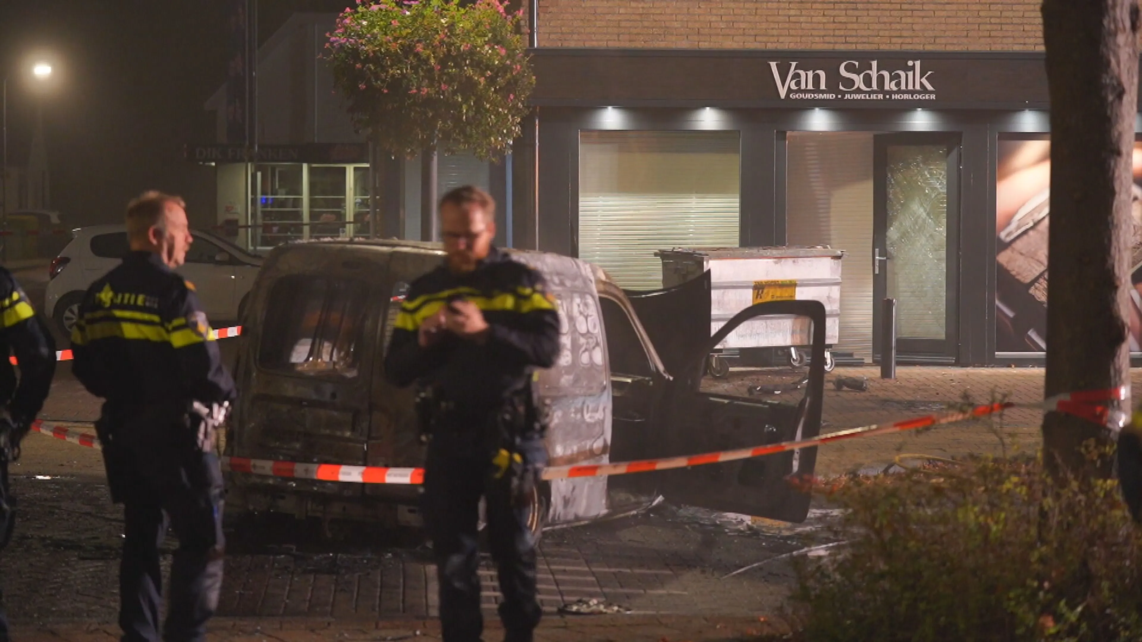 Ramkraak op juwelier in Zetten: 'Bijna heel m'n pand in brand gevlogen'