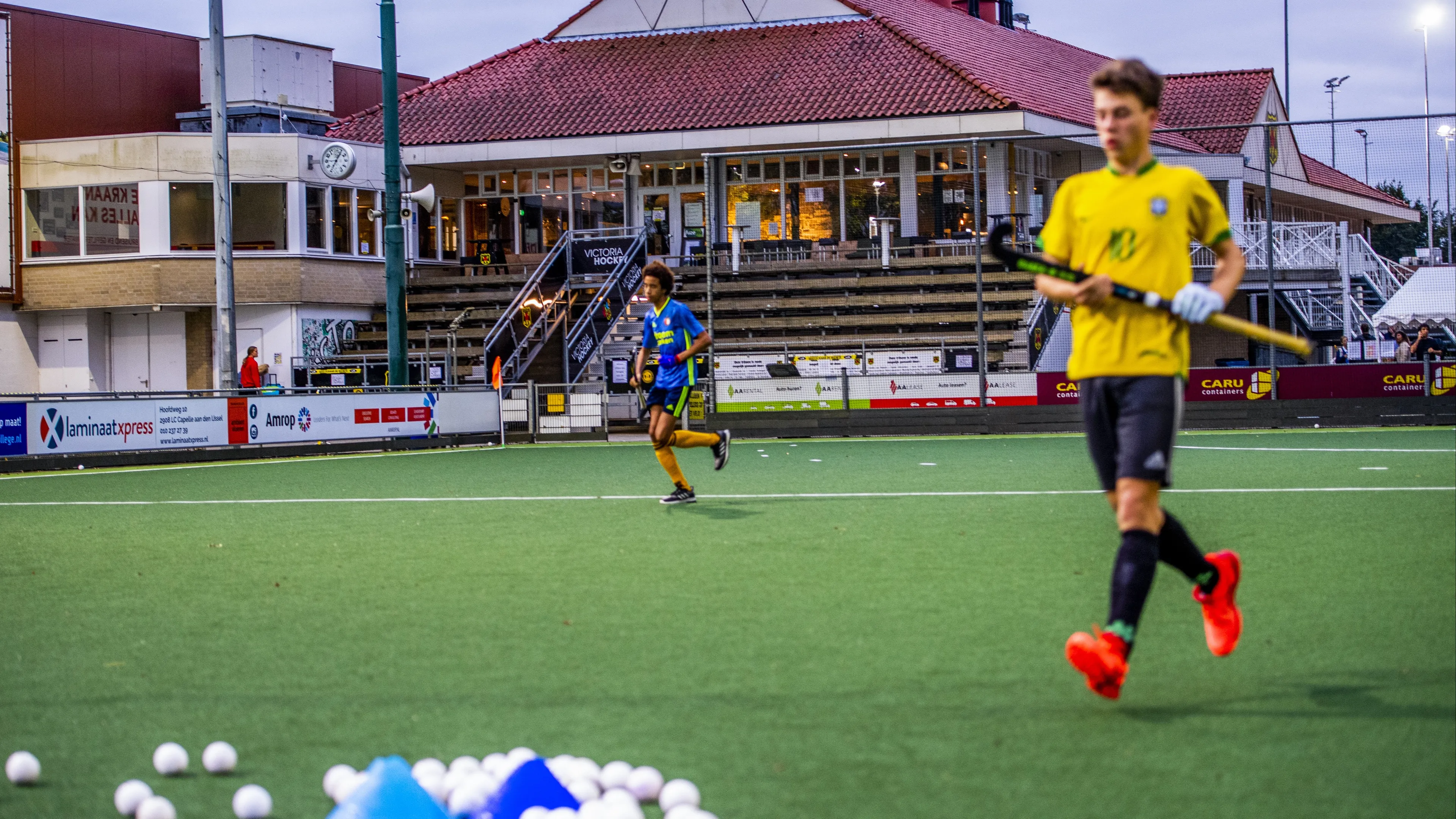Nationaal dameshockeyteam Oekraïnejeugd vlucht naar Rotterdam