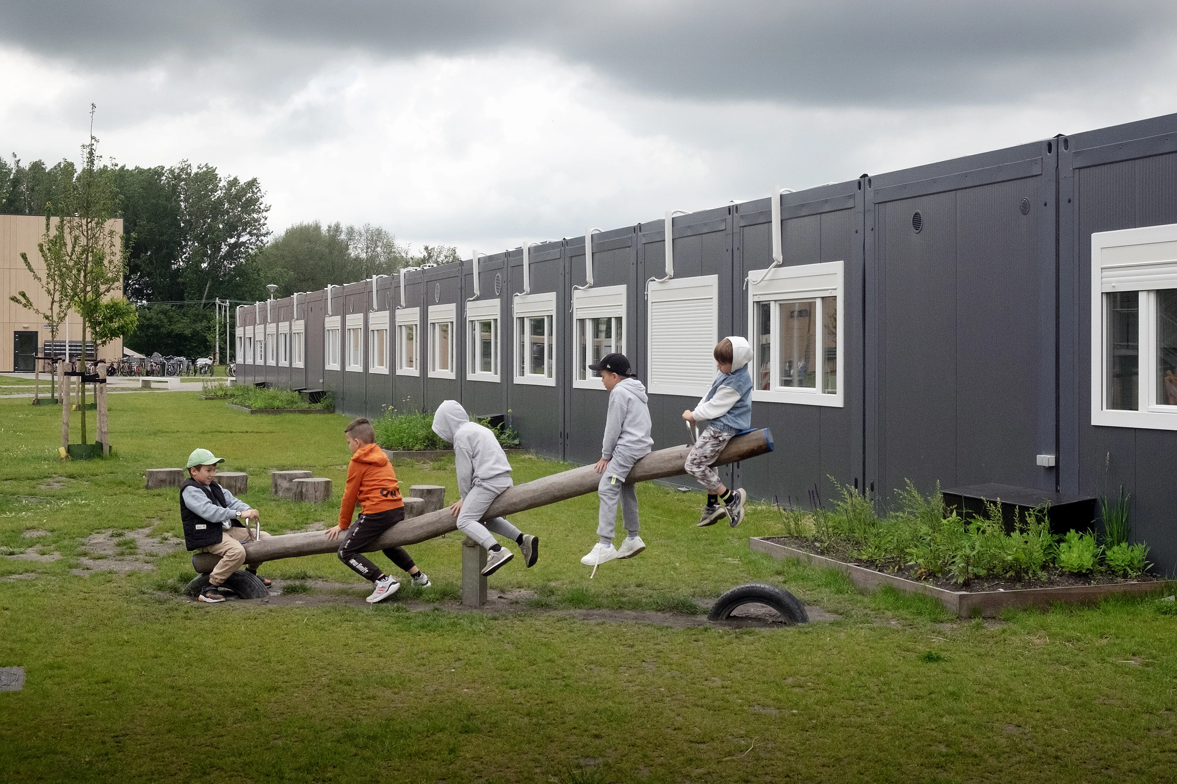 Duizenden asielkinderen kwijnen weg in noodopvang: 'Situatie moet snel verbeteren'